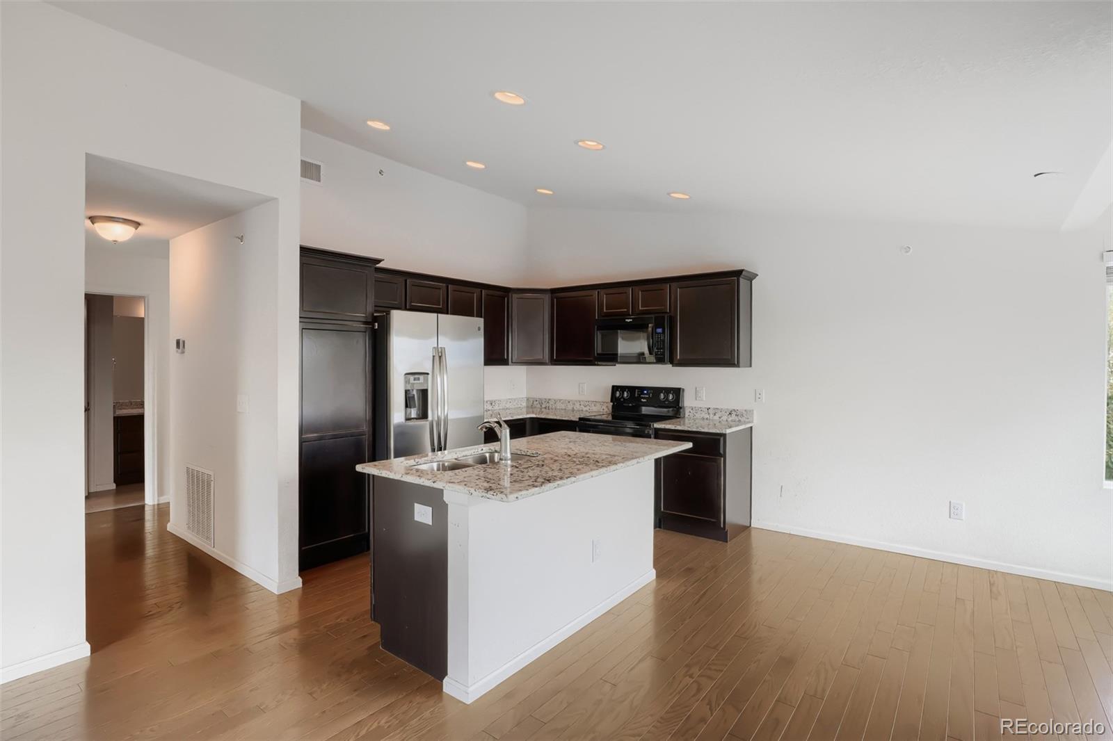 MLS Image #7 for 15165 e 16th place,aurora, Colorado