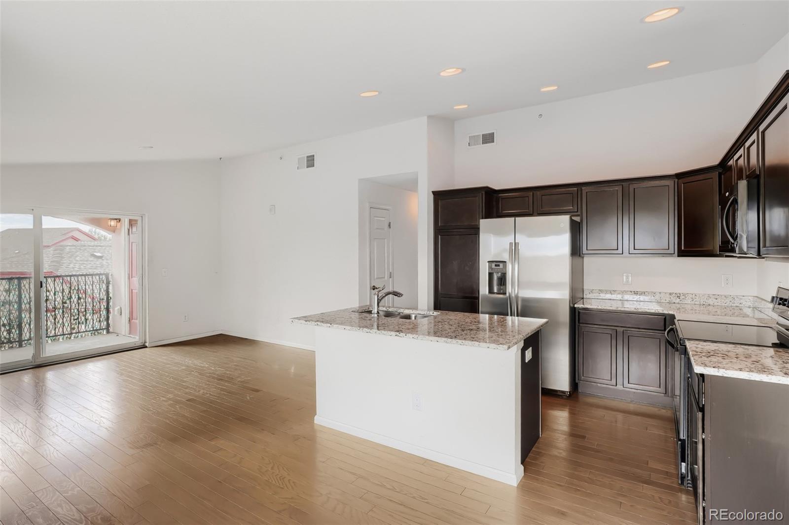 MLS Image #8 for 15165 e 16th place,aurora, Colorado