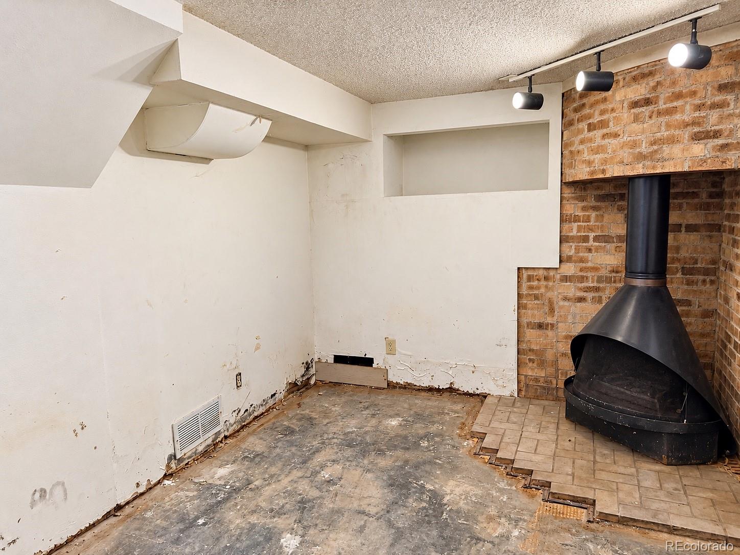 MLS Image #14 for 1309  chester street,aurora, Colorado