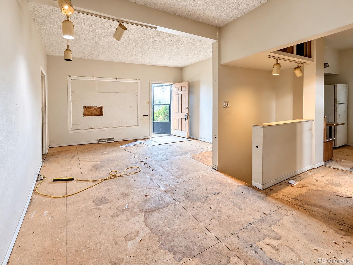 MLS Image #3 for 1309  chester street,aurora, Colorado