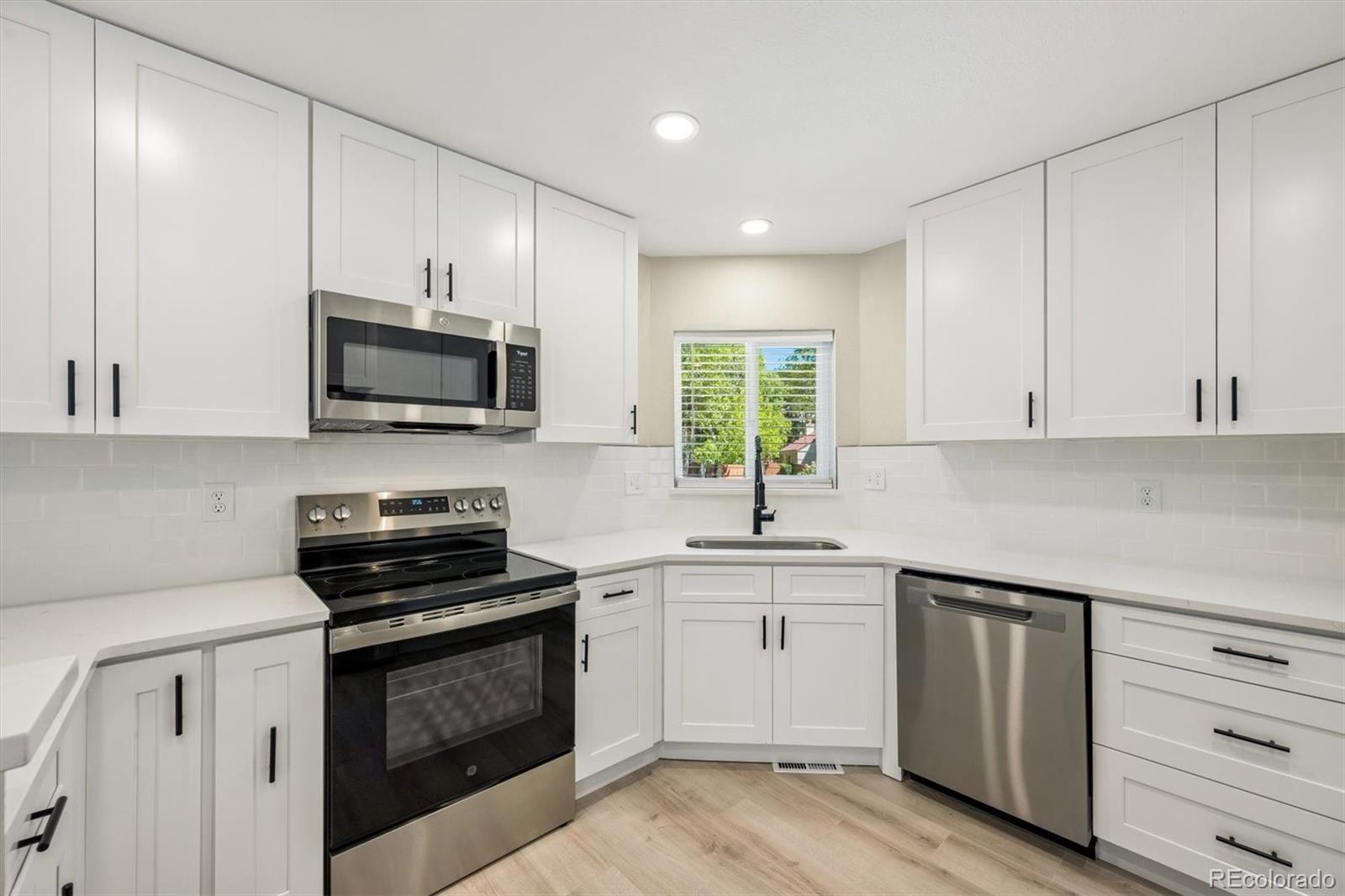 MLS Image #5 for 11390 w 84th place,arvada, Colorado
