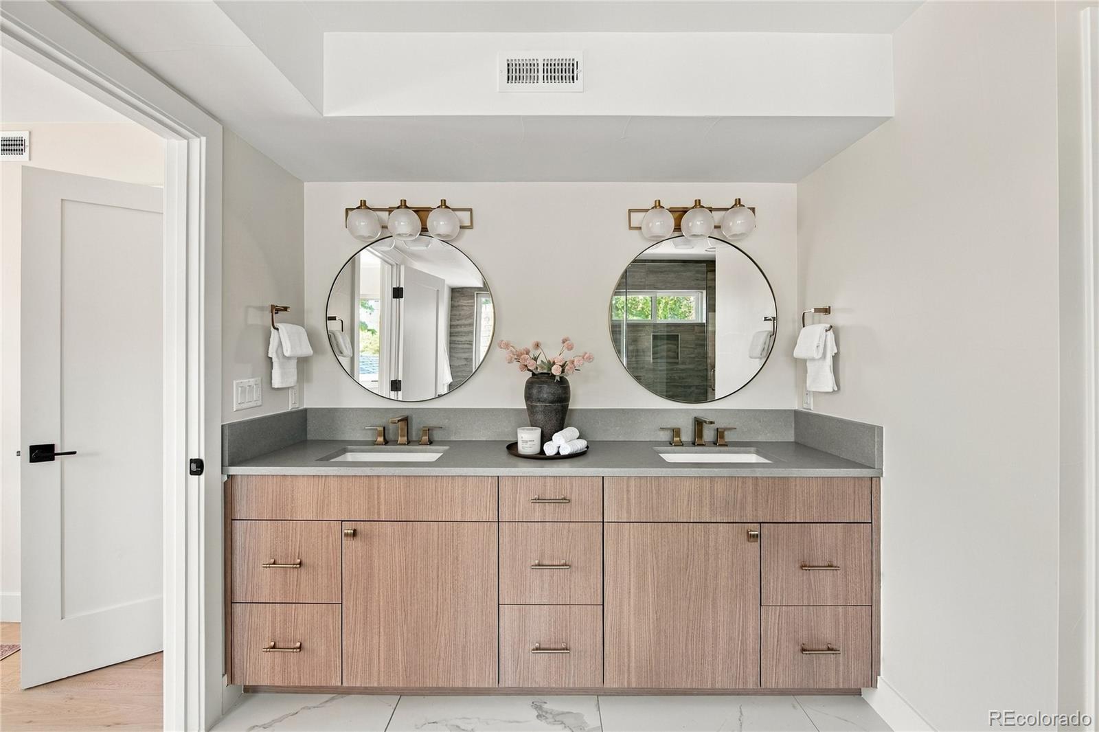 MLS Image #20 for 831 s washington street,denver, Colorado