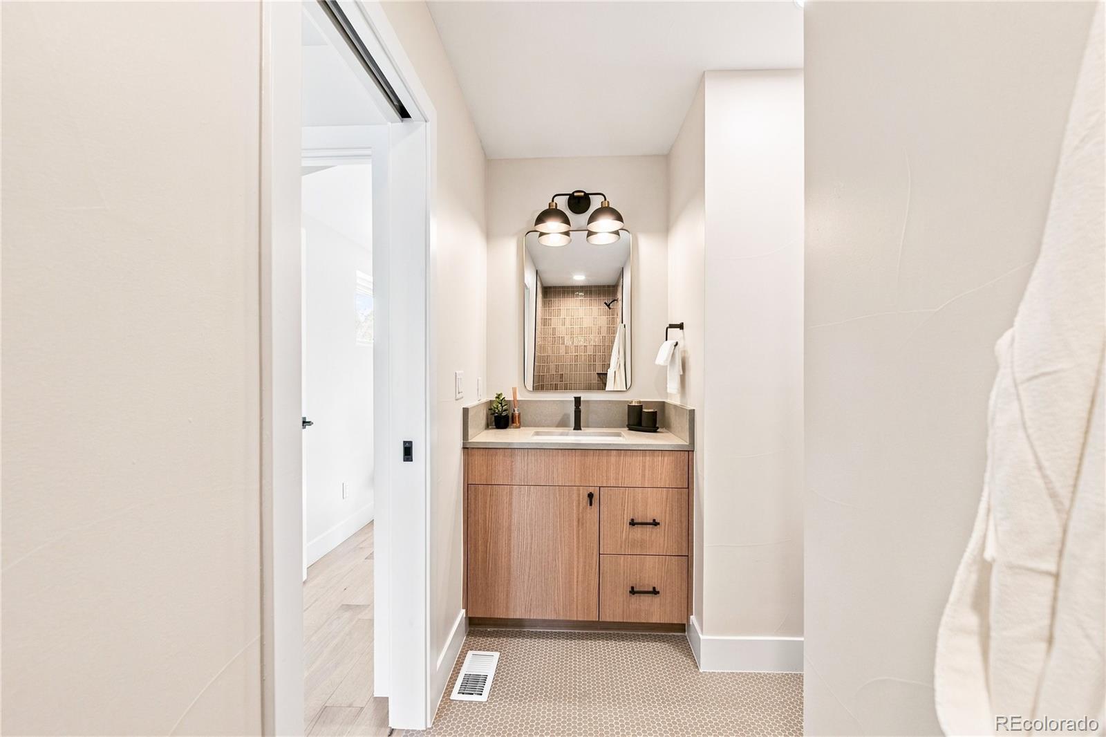MLS Image #31 for 831 s washington street,denver, Colorado