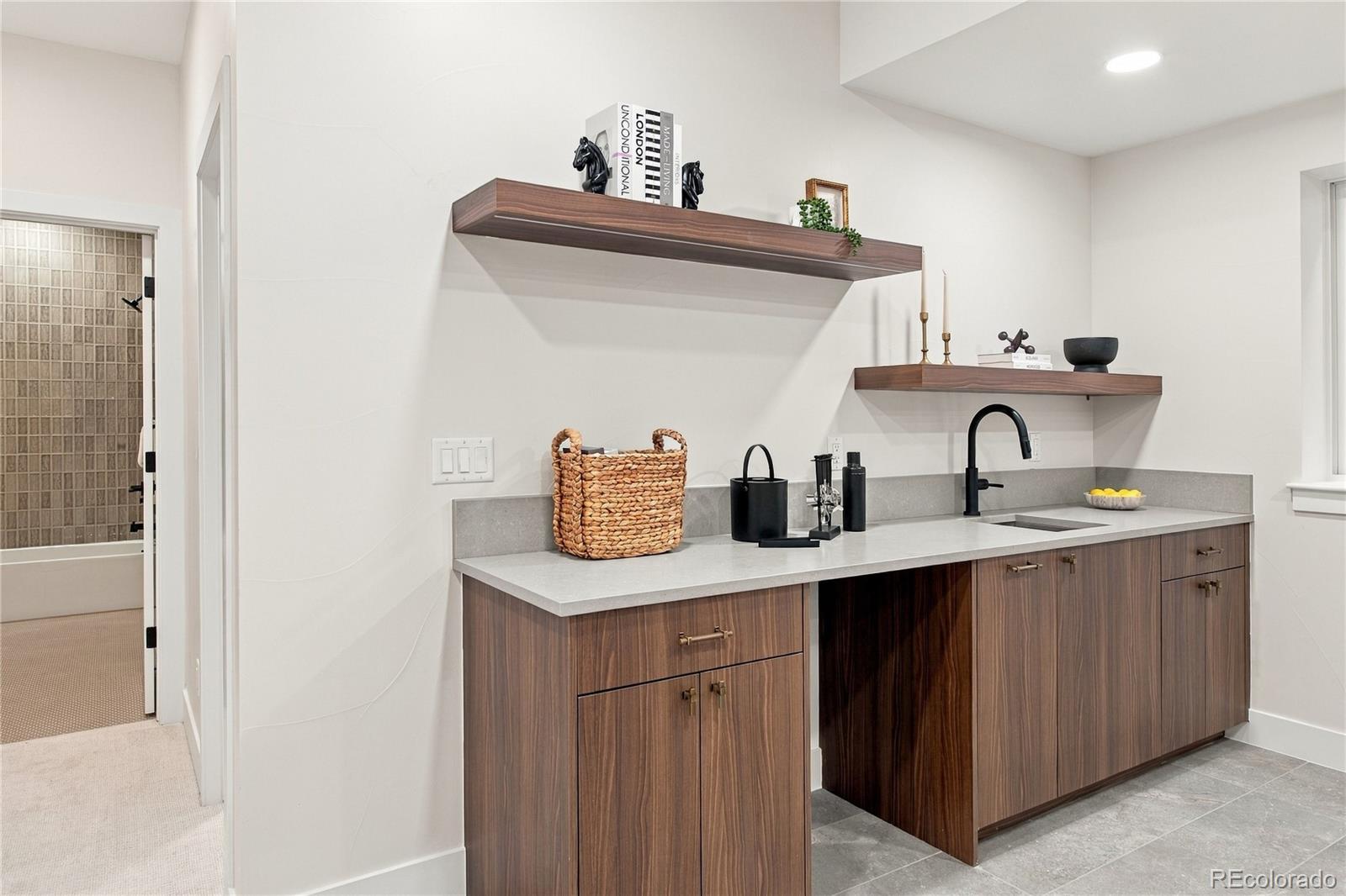 MLS Image #37 for 831 s washington street,denver, Colorado