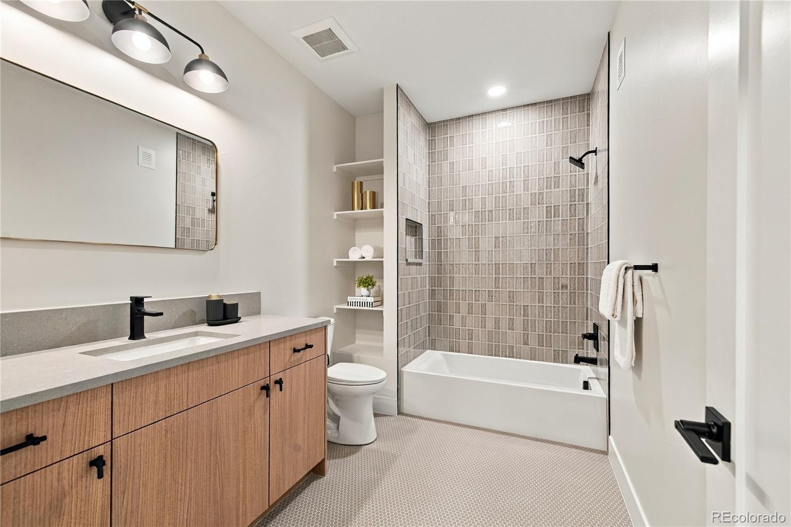 MLS Image #38 for 831 s washington street,denver, Colorado