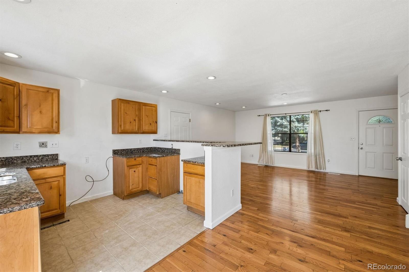 MLS Image #3 for 1858 e 98th avenue,thornton, Colorado