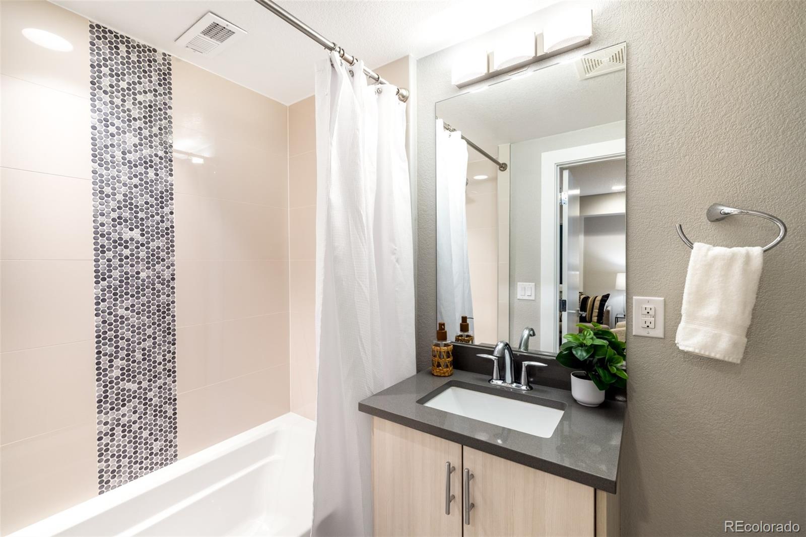 MLS Image #21 for 558  madison street,denver, Colorado