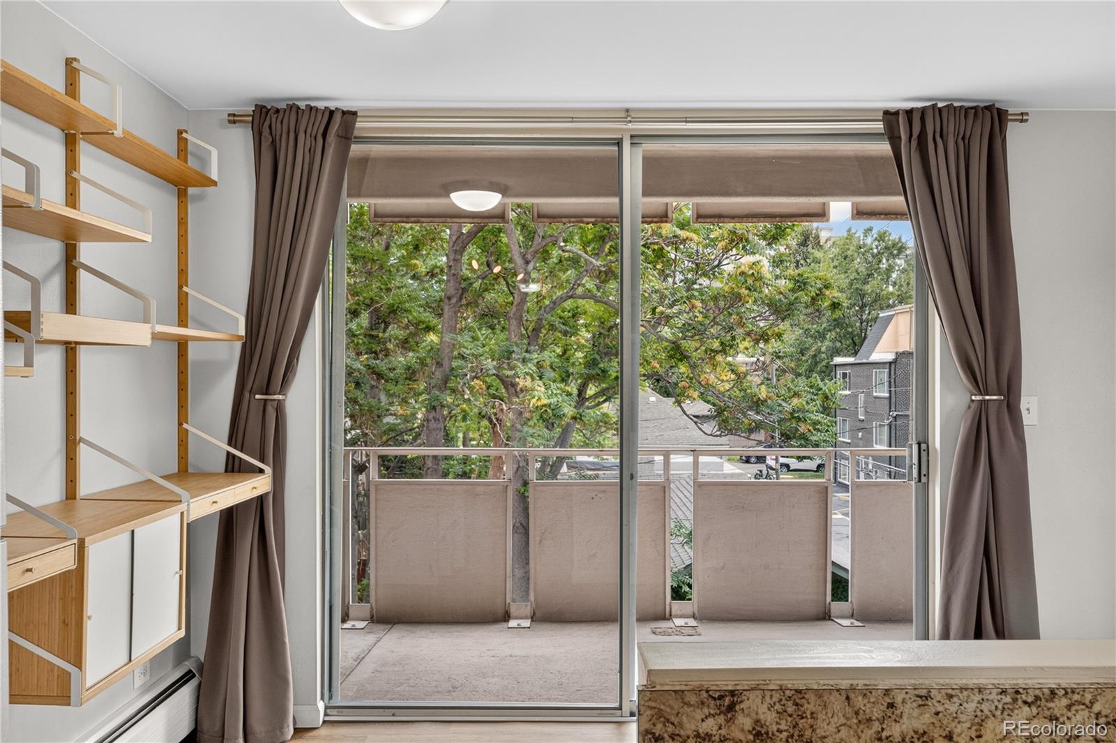 MLS Image #4 for 937 n clarkson street,denver, Colorado