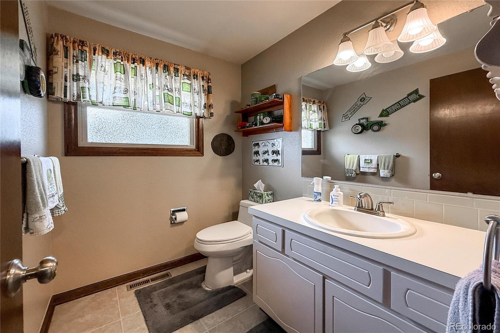 MLS Image #37 for 2806  lake park way,longmont, Colorado