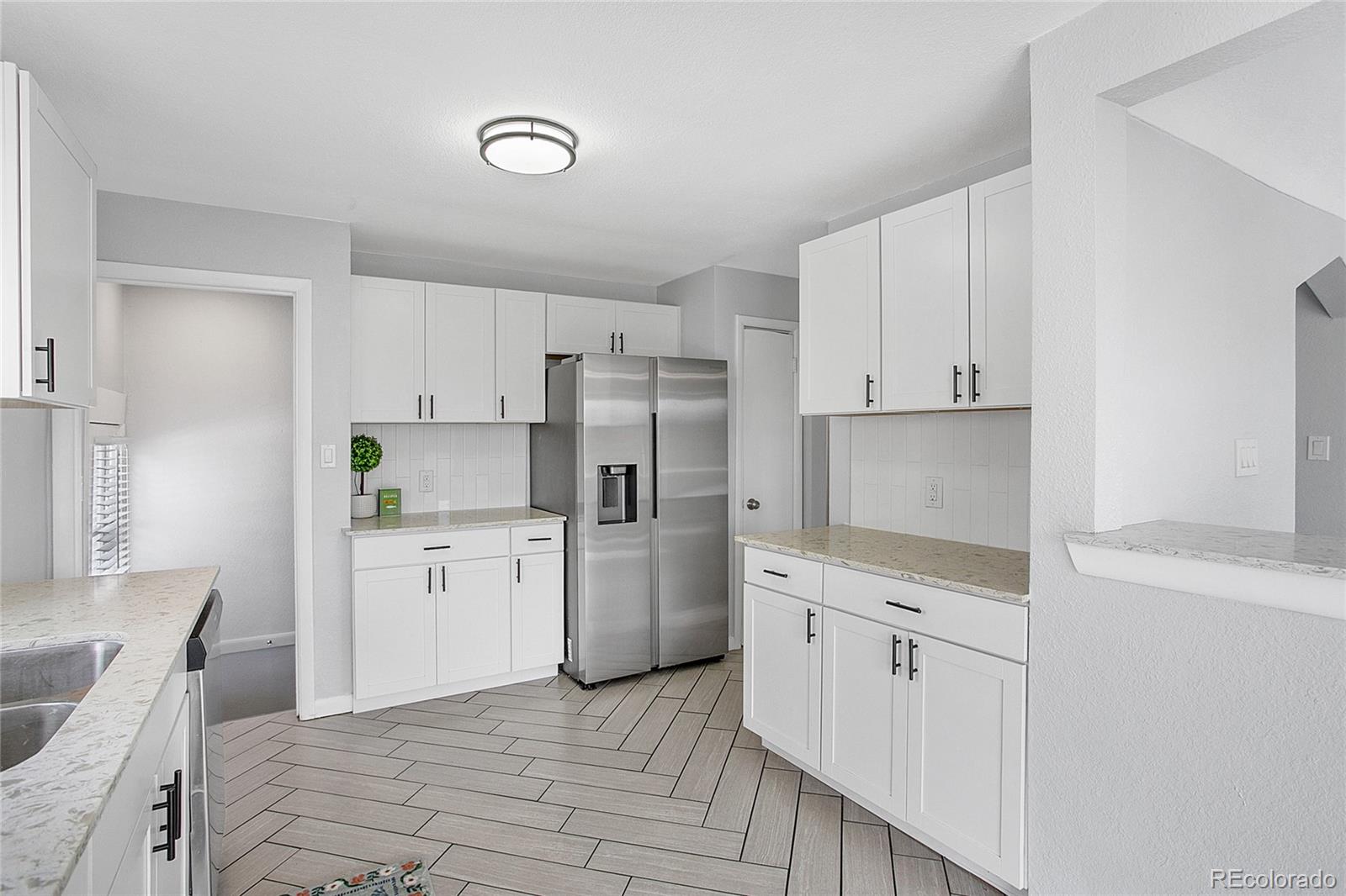 MLS Image #12 for 1030 s kearney street,denver, Colorado