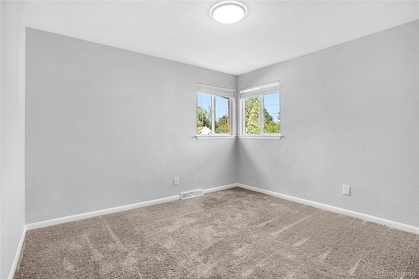 MLS Image #16 for 1030 s kearney street,denver, Colorado