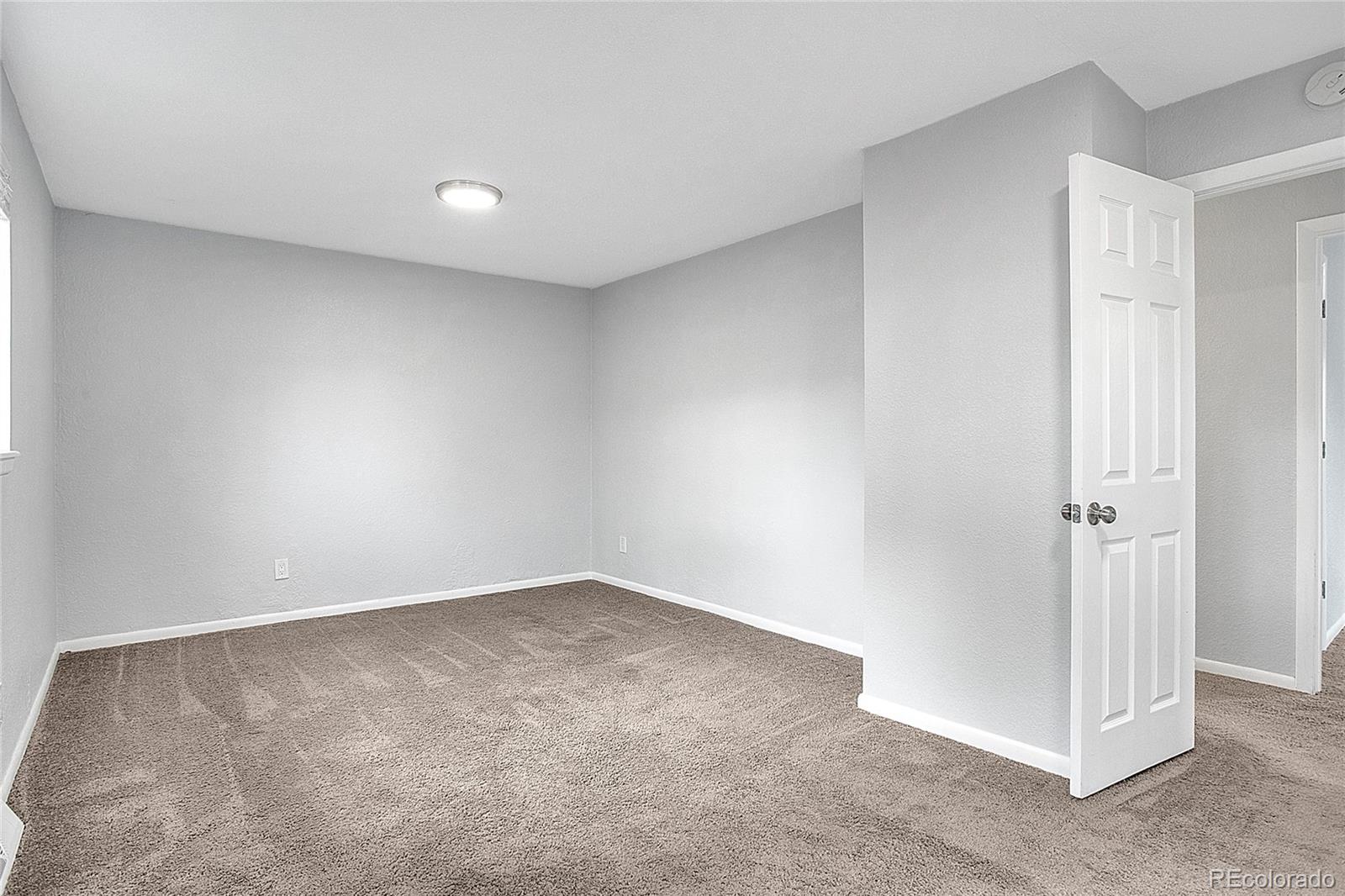 MLS Image #17 for 1030 s kearney street,denver, Colorado