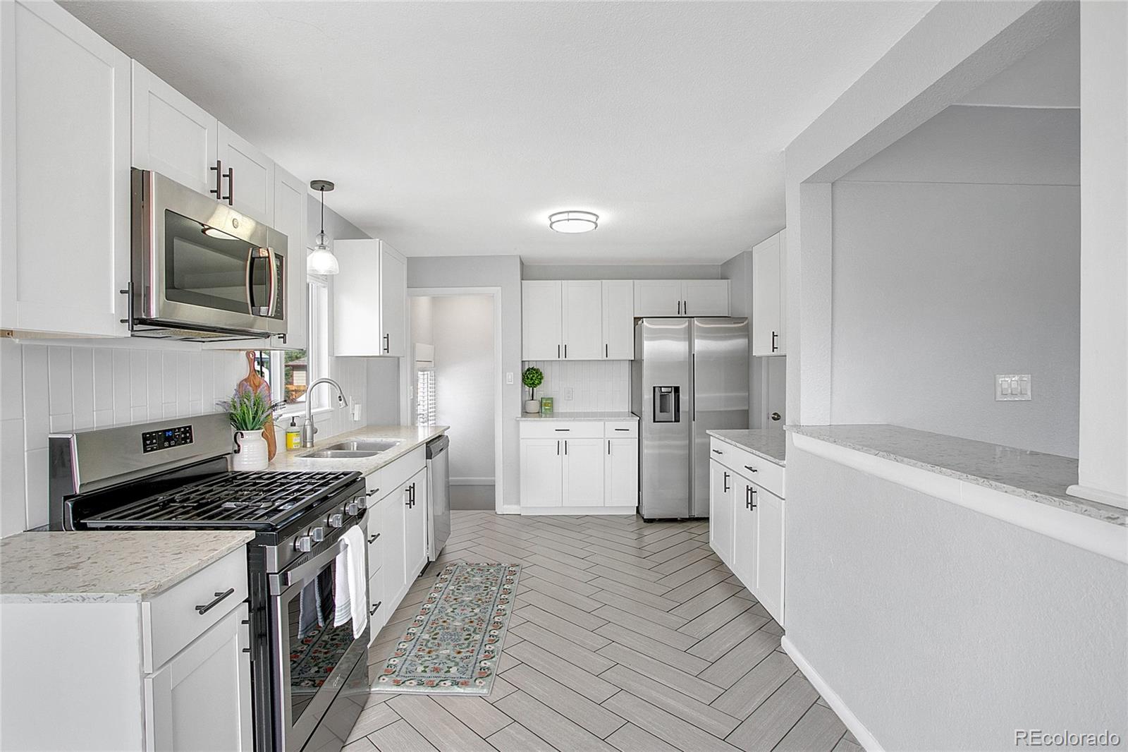 MLS Image #9 for 1030 s kearney street,denver, Colorado