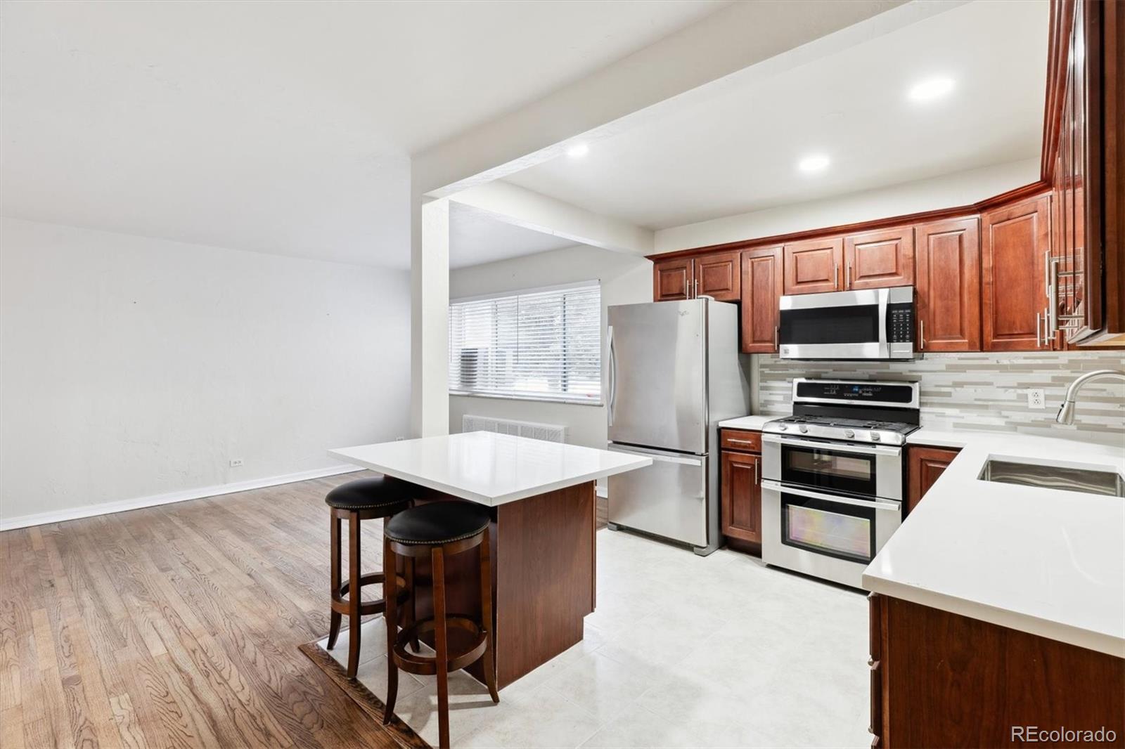 MLS Image #2 for 1101  bellaire street 108,denver, Colorado