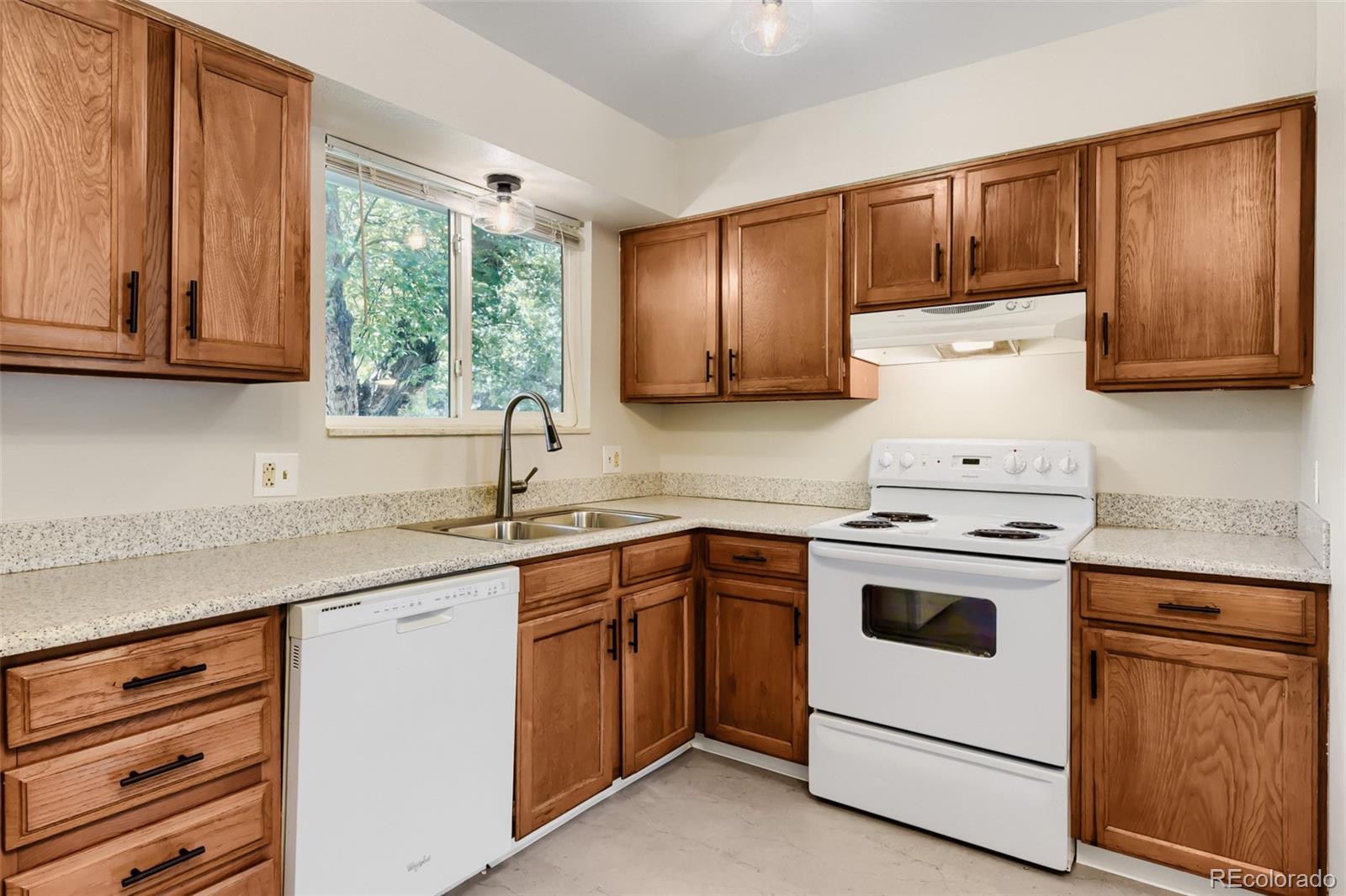 MLS Image #10 for 6270 s fenton court,littleton, Colorado