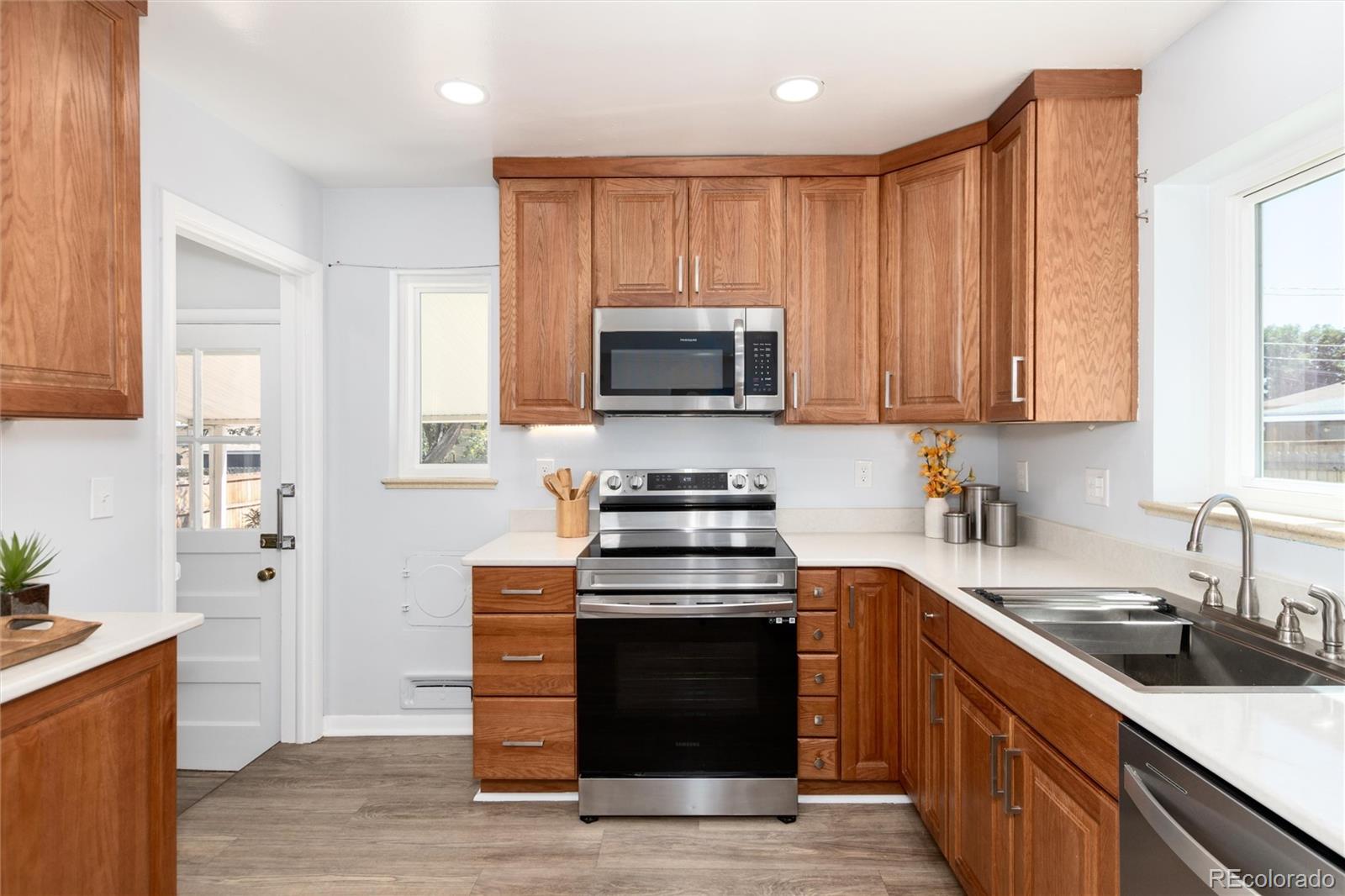 MLS Image #10 for 2536 s winona court,denver, Colorado