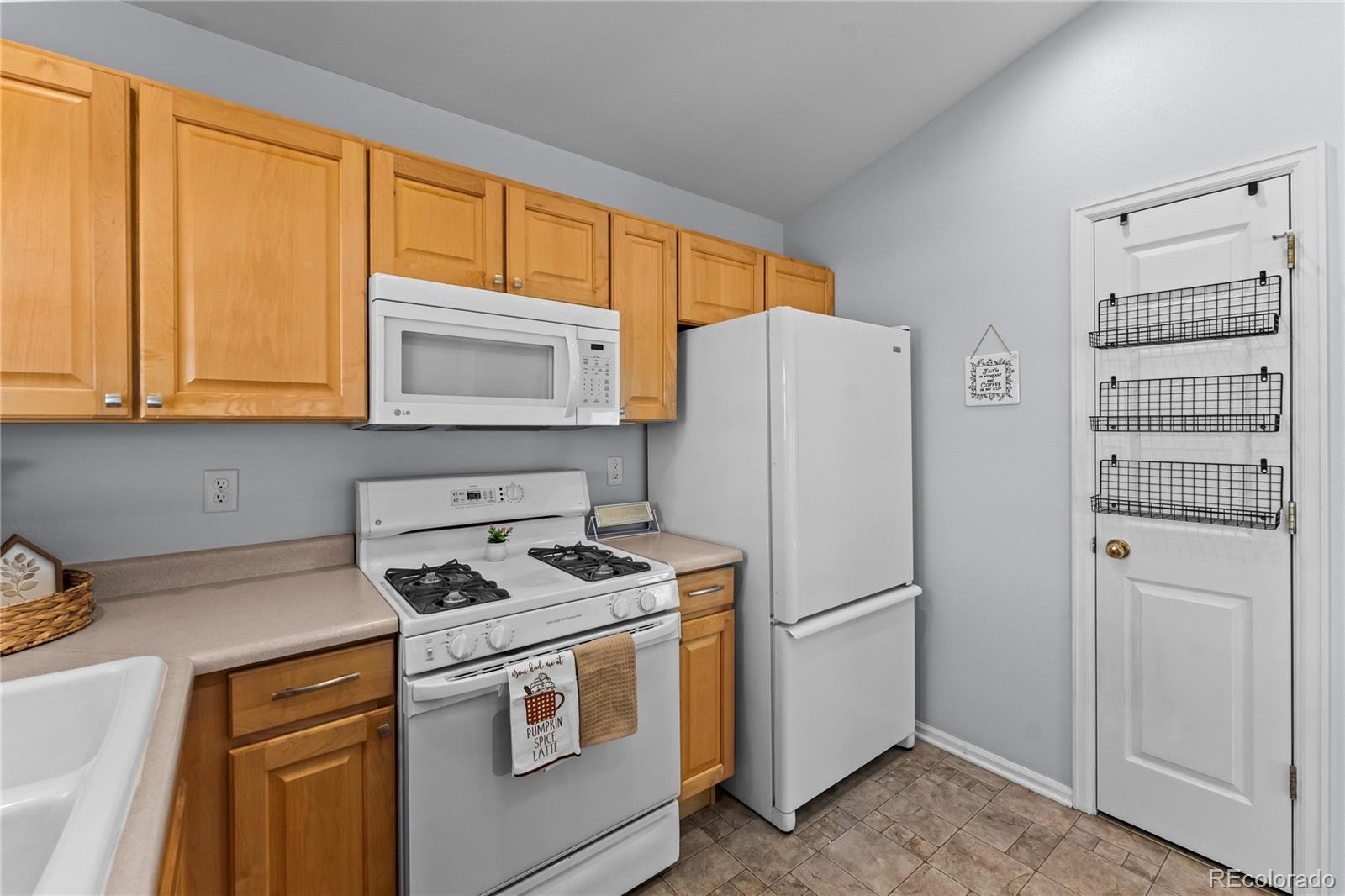 MLS Image #14 for 2338  jeanette way,colorado springs, Colorado
