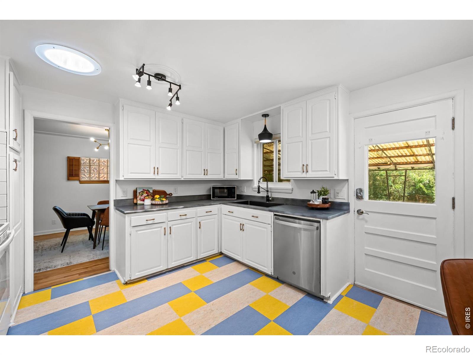 MLS Image #11 for 5681 e gunnison place,denver, Colorado