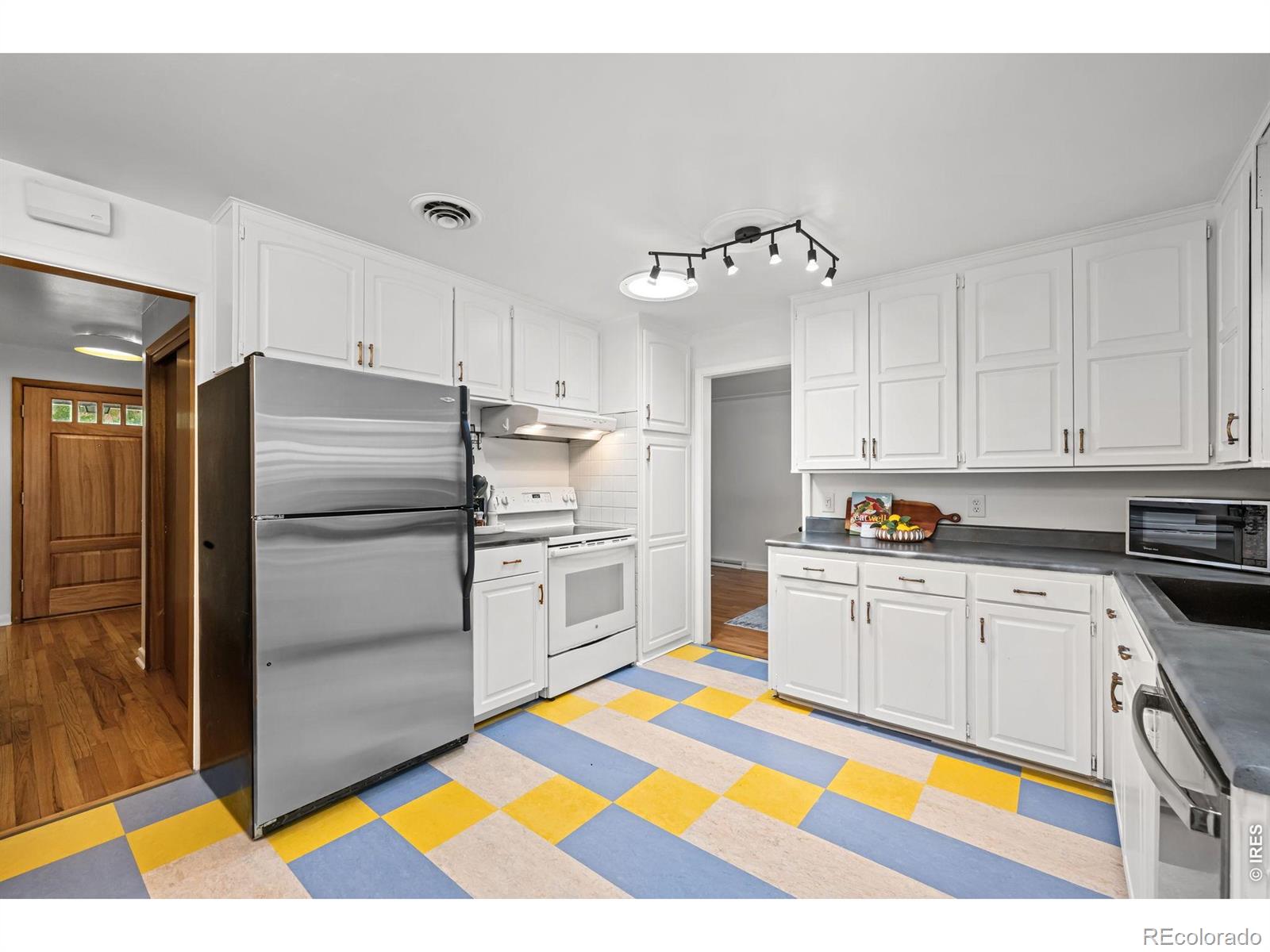 MLS Image #12 for 5681 e gunnison place,denver, Colorado