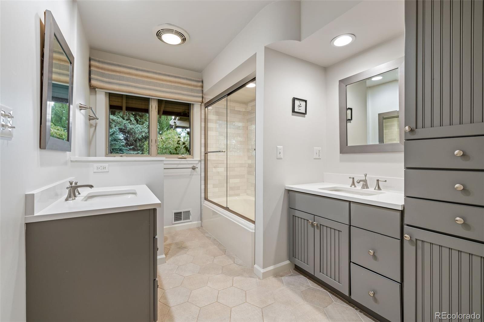 MLS Image #27 for 2901 e floyd drive,denver, Colorado