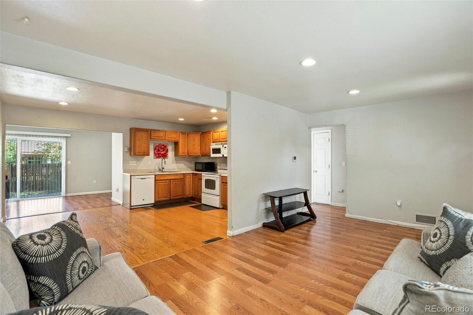 MLS Image #6 for 11959 e 7th avenue,aurora, Colorado