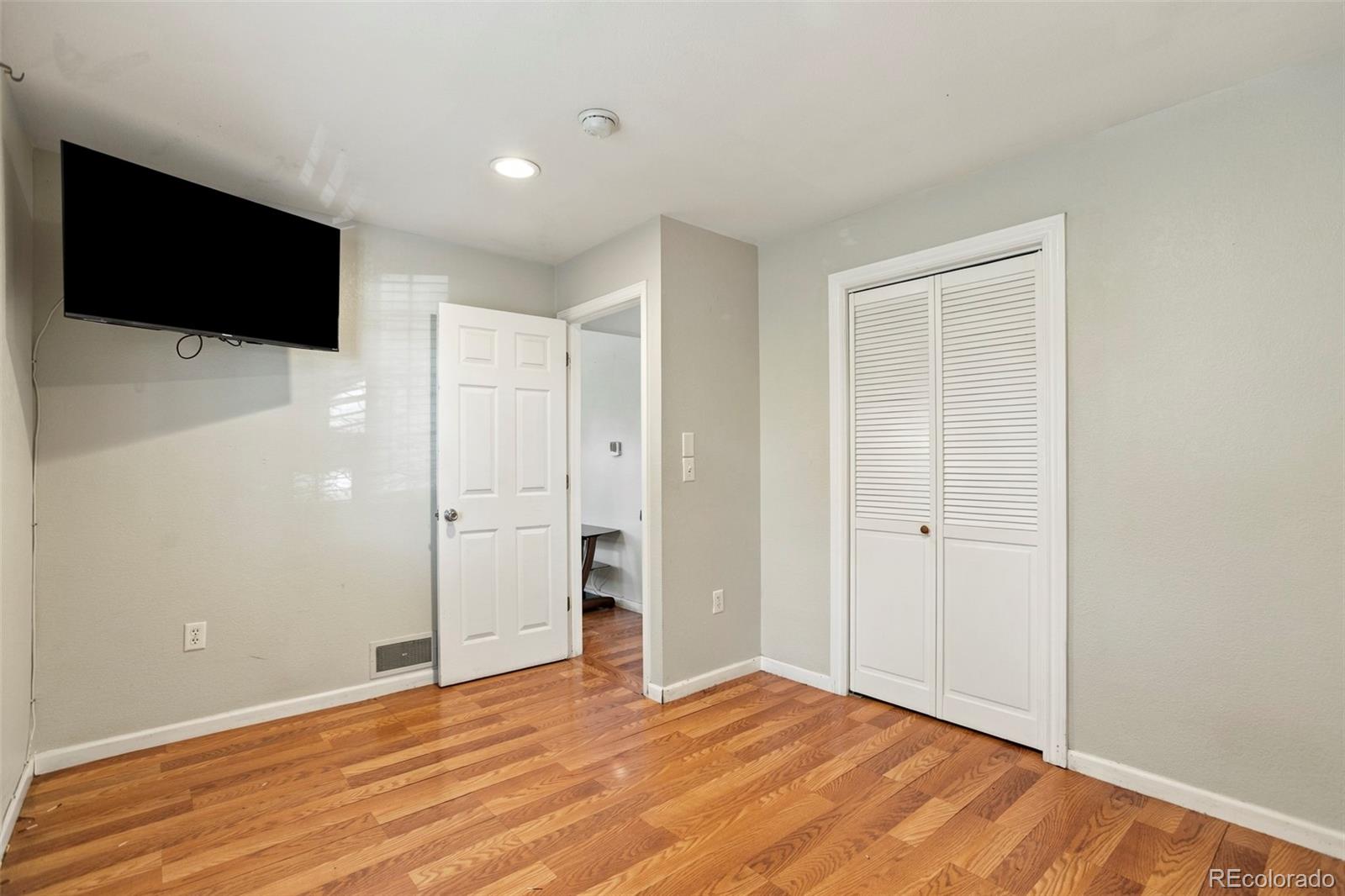MLS Image #8 for 11959 e 7th avenue,aurora, Colorado