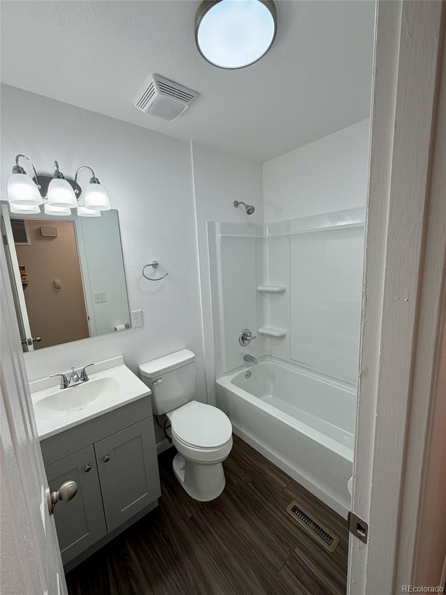MLS Image #8 for 114  granada court,la jara, Colorado