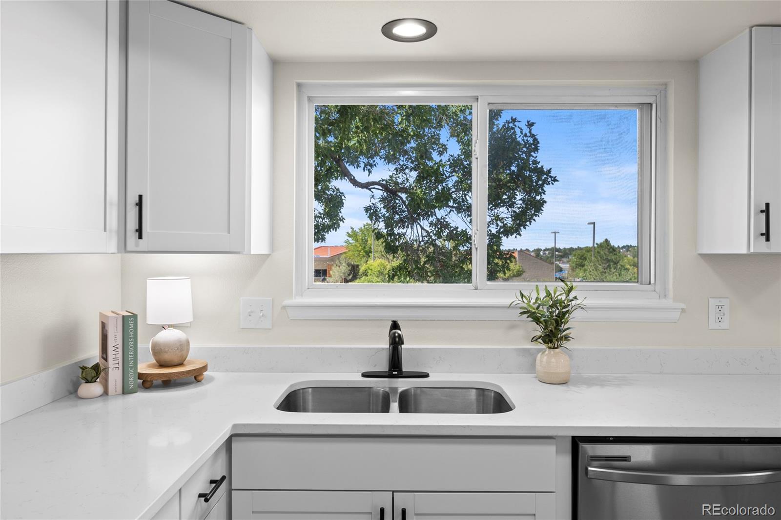 MLS Image #11 for 635  ridgeglen way,highlands ranch, Colorado