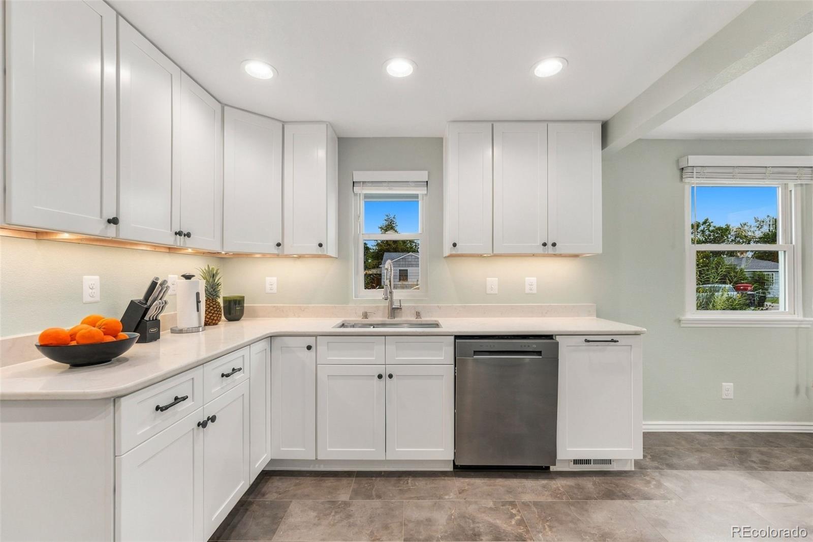 MLS Image #10 for 4580 w short place,denver, Colorado