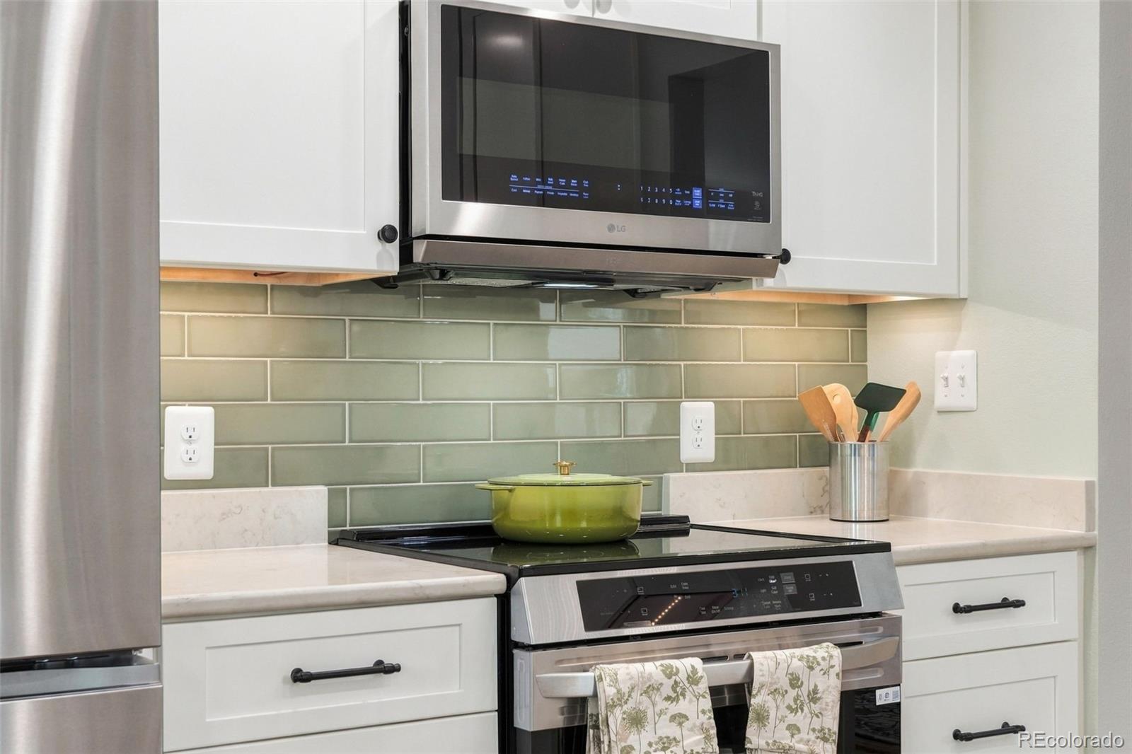 MLS Image #12 for 4580 w short place,denver, Colorado