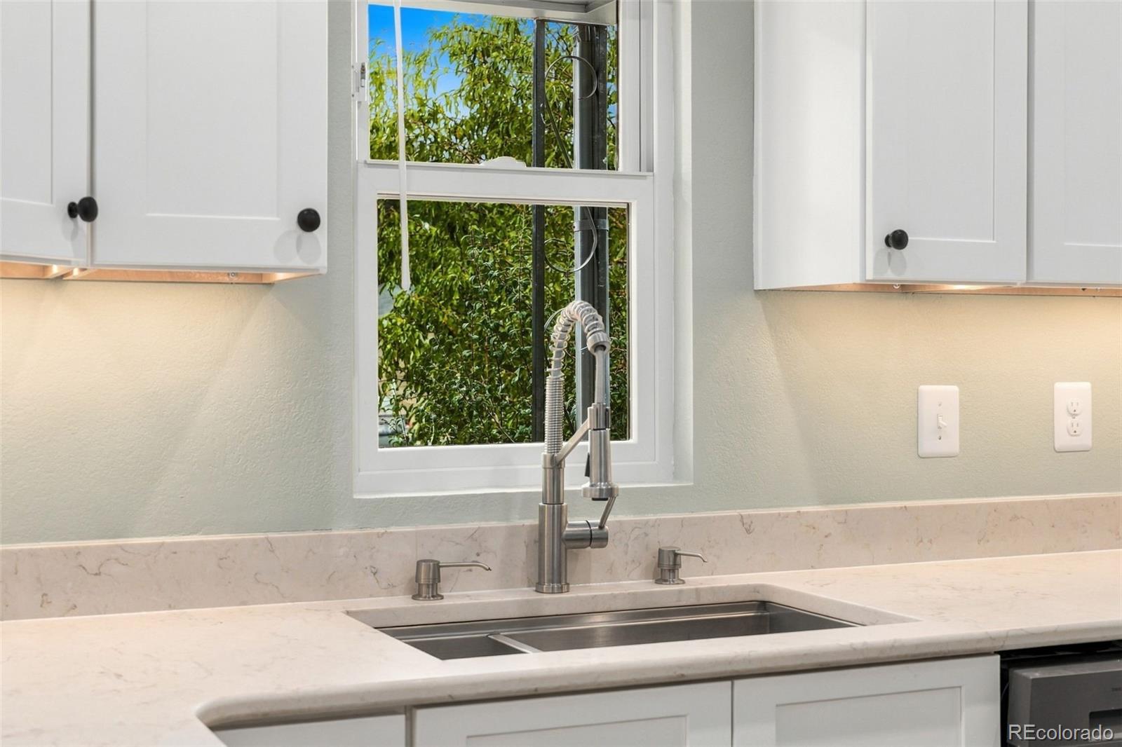 MLS Image #13 for 4580 w short place,denver, Colorado