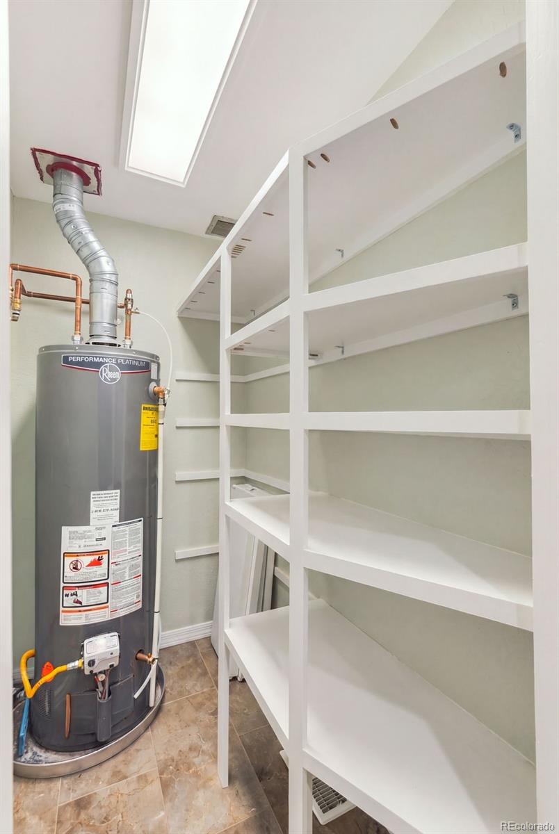 MLS Image #16 for 4580 w short place,denver, Colorado