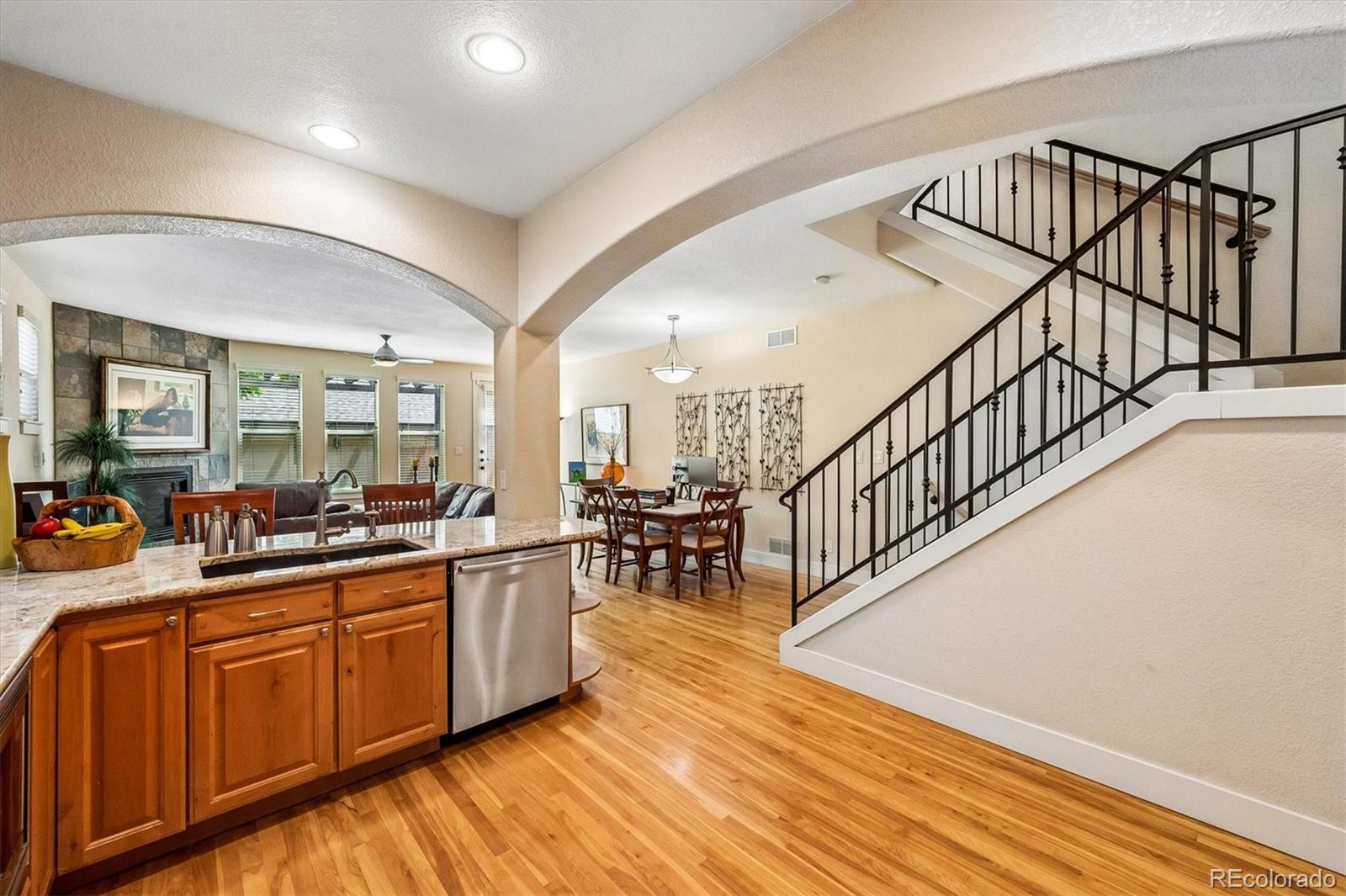 MLS Image #3 for 714 s washington street,denver, Colorado