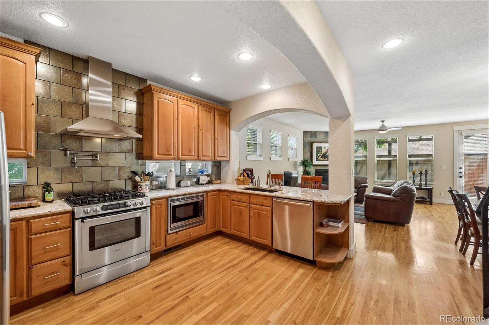 MLS Image #4 for 714 s washington street,denver, Colorado