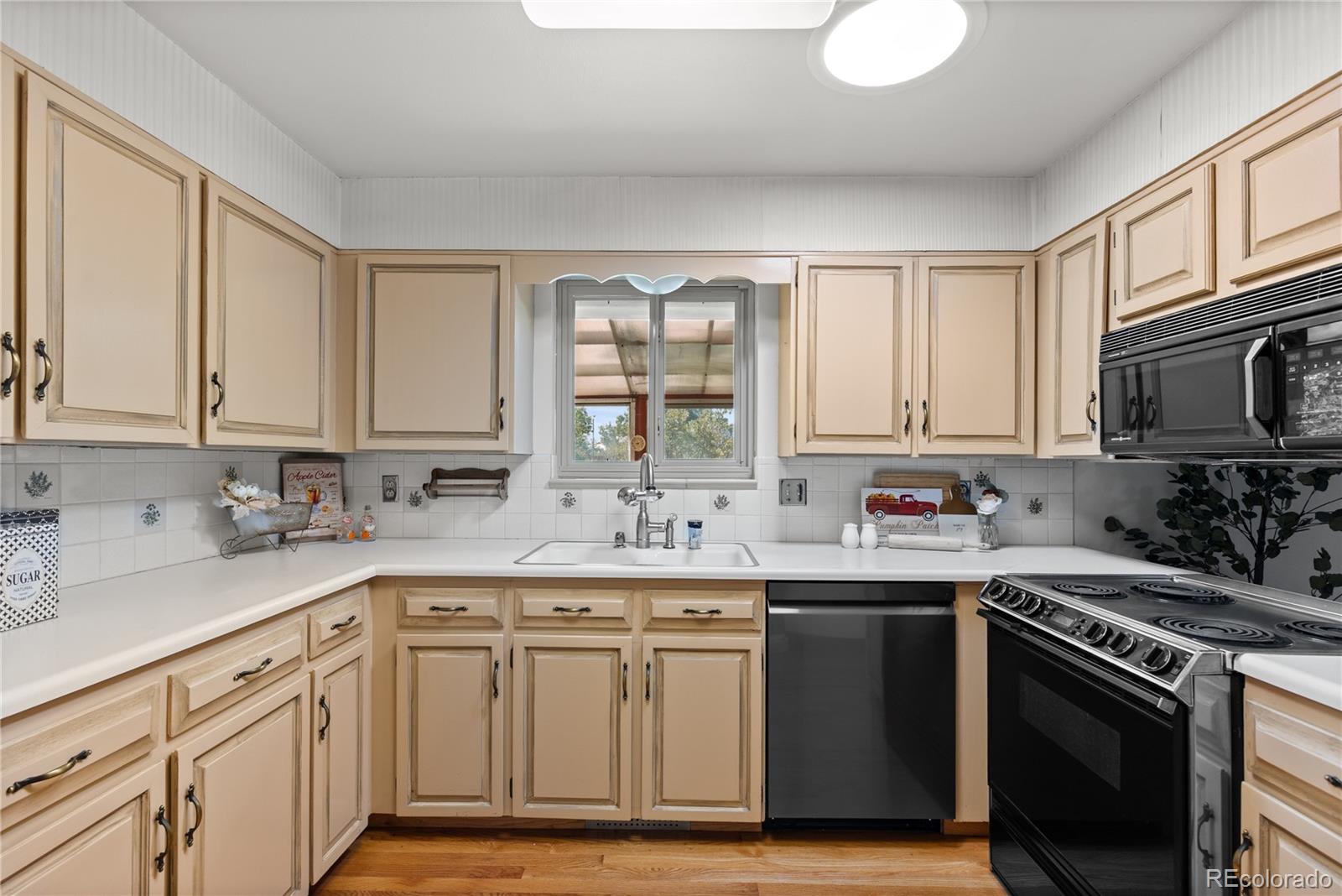 MLS Image #10 for 4200 w stanford avenue,denver, Colorado