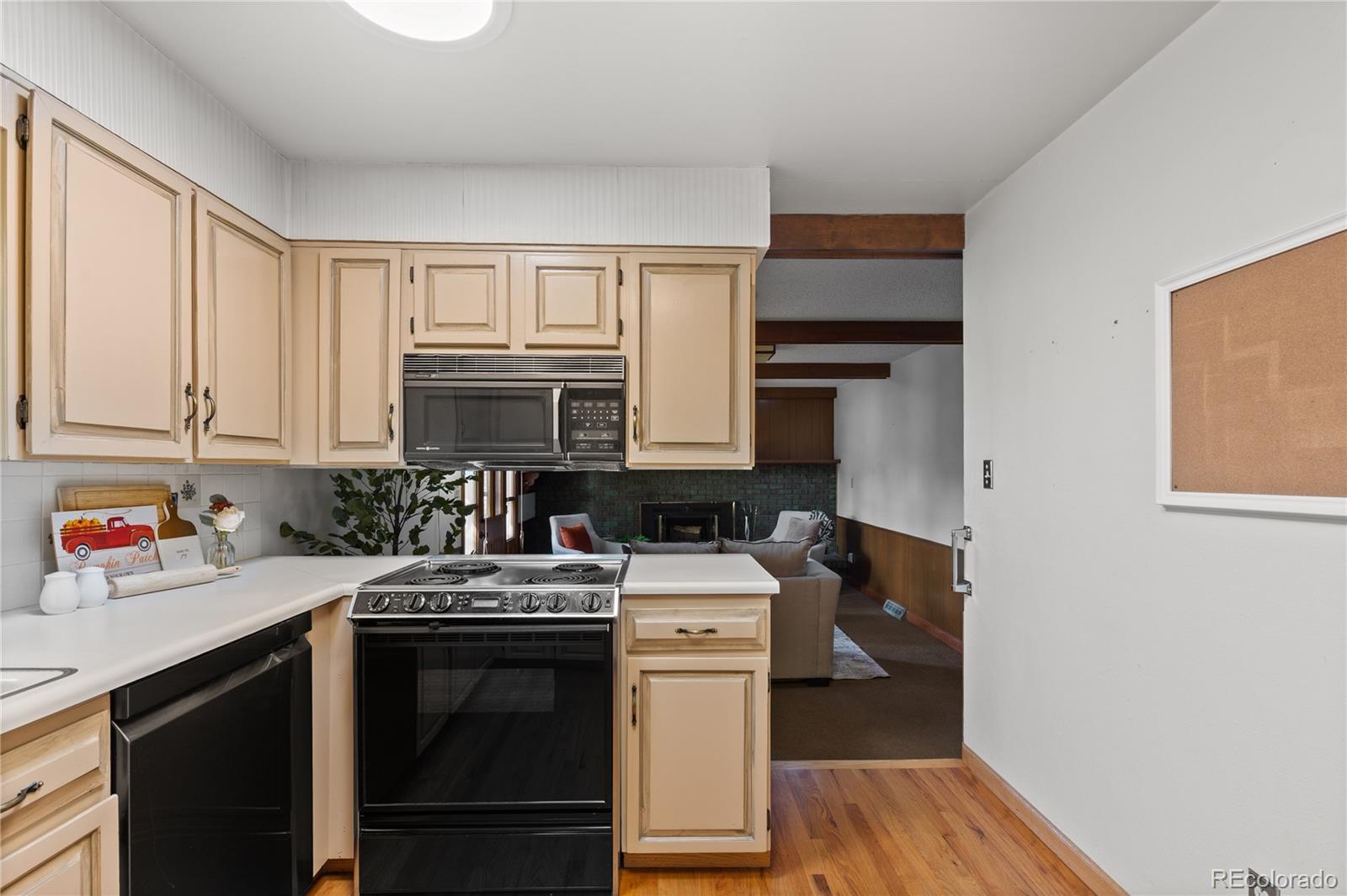 MLS Image #11 for 4200 w stanford avenue,denver, Colorado