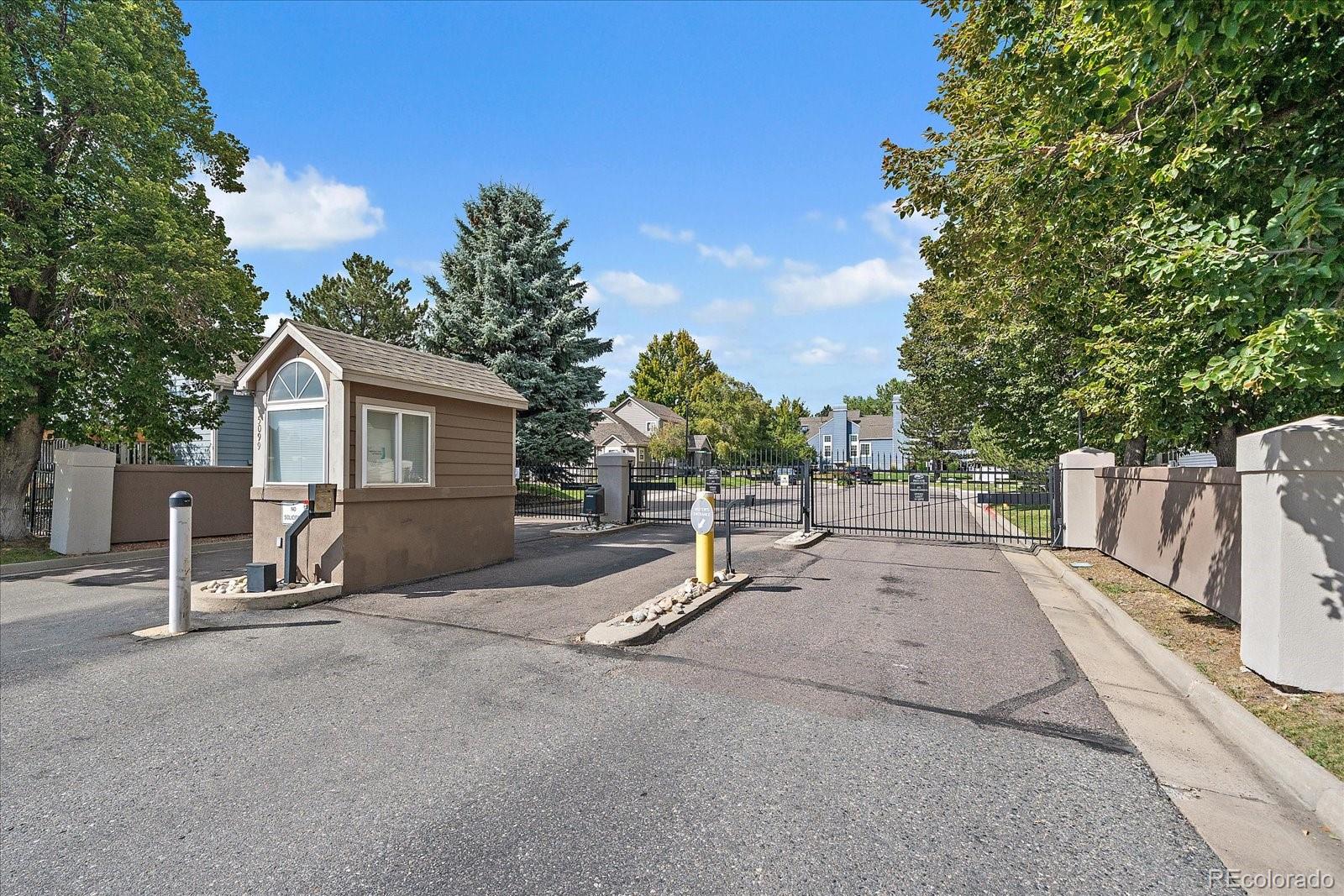 MLS Image #2 for 10868 w dumbarton drive,littleton, Colorado