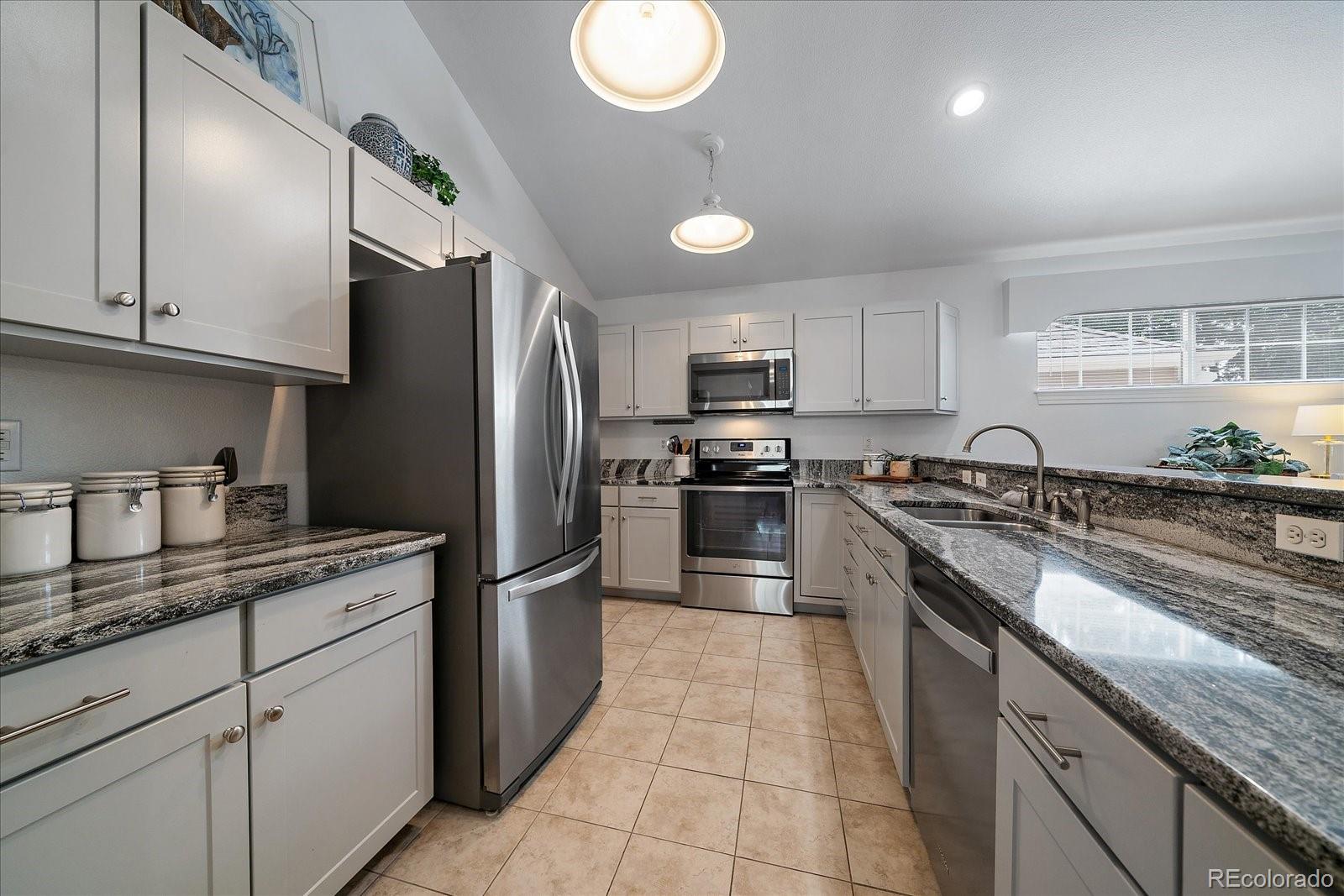 MLS Image #9 for 10868 w dumbarton drive,littleton, Colorado