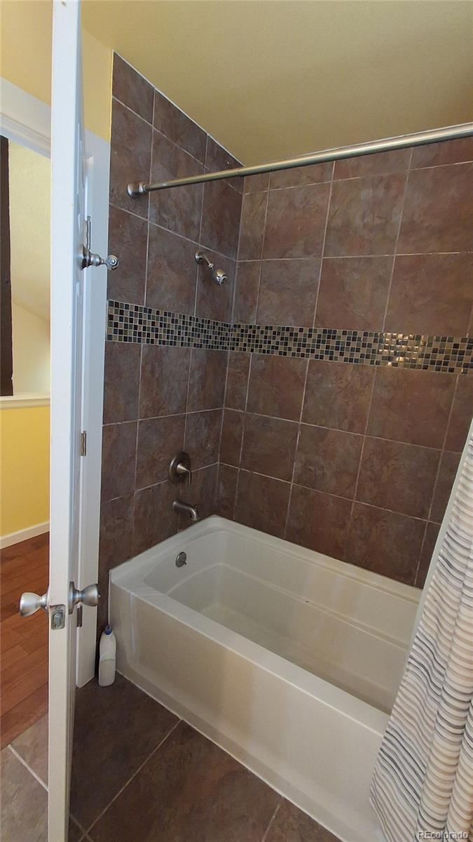 MLS Image #12 for 12553 e cornell circle,aurora, Colorado