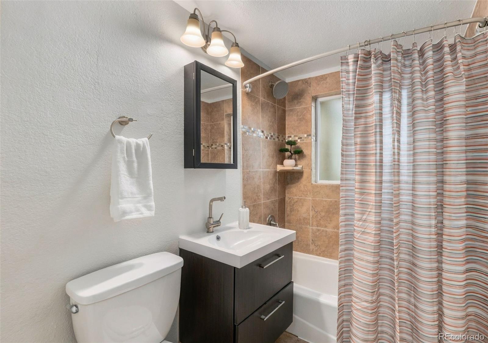 MLS Image #8 for 3395 n oneida street,denver, Colorado