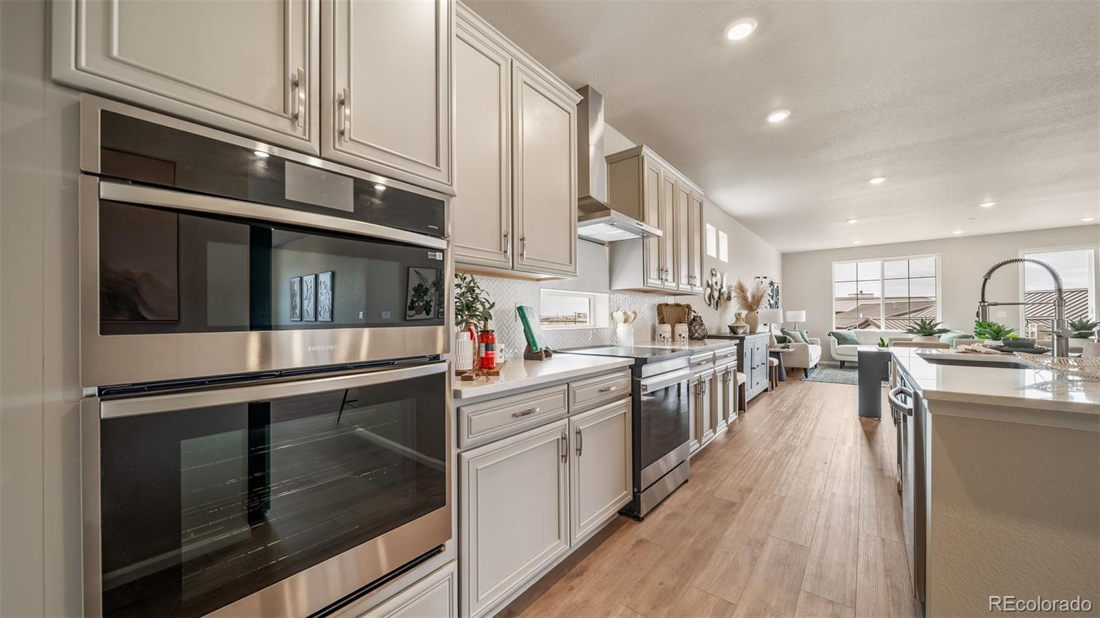 MLS Image #7 for 22244 e 49th avenue,aurora, Colorado