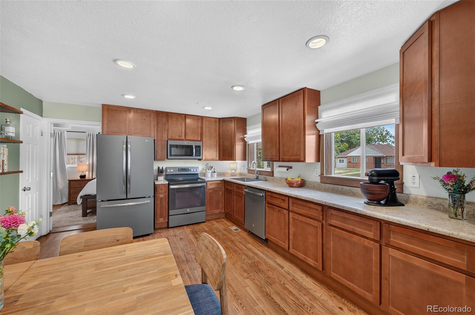 MLS Image #7 for 825 s decatur street,denver, Colorado