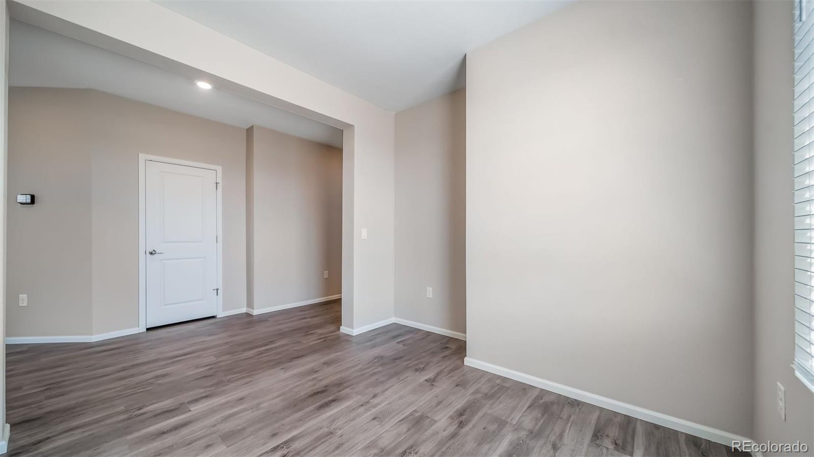 MLS Image #10 for 4982 n tempe street,aurora, Colorado