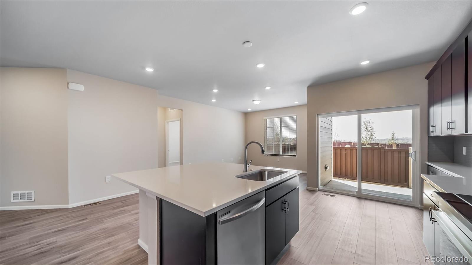MLS Image #5 for 4982 n tempe street,aurora, Colorado