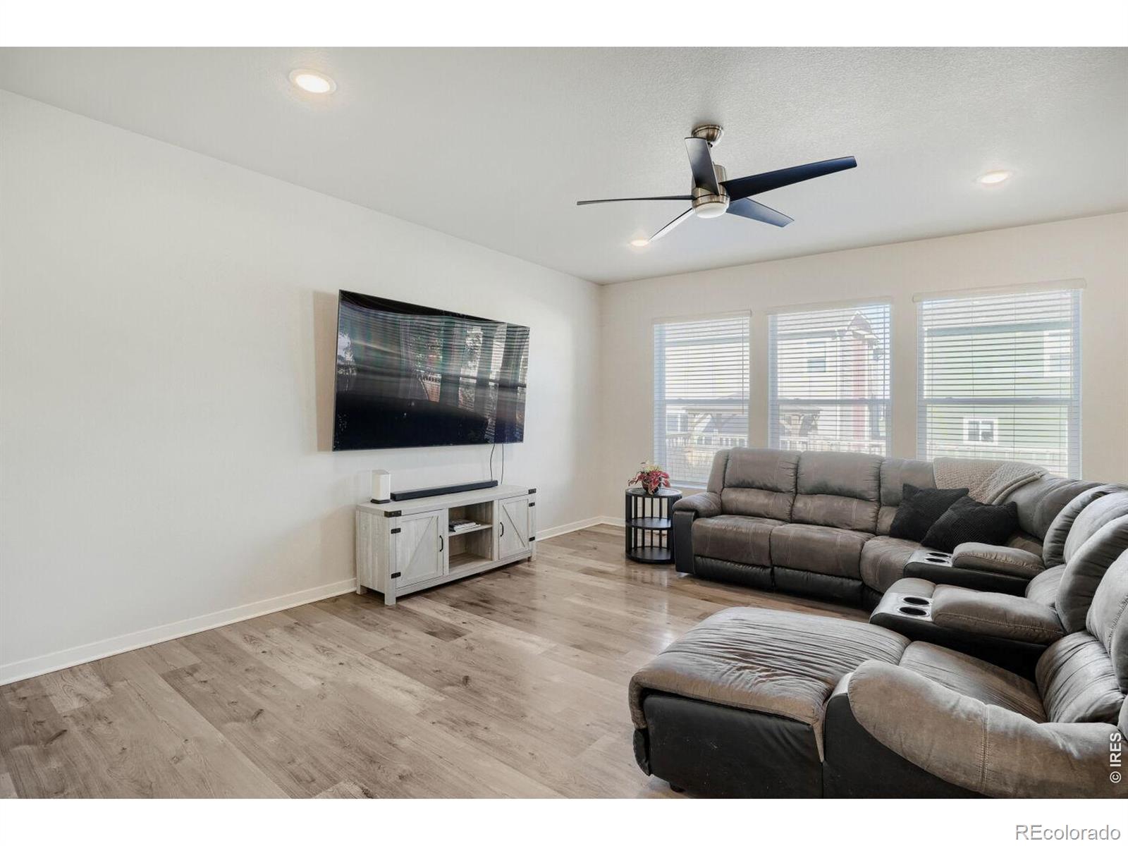 MLS Image #10 for 920  plum creek court,brighton, Colorado