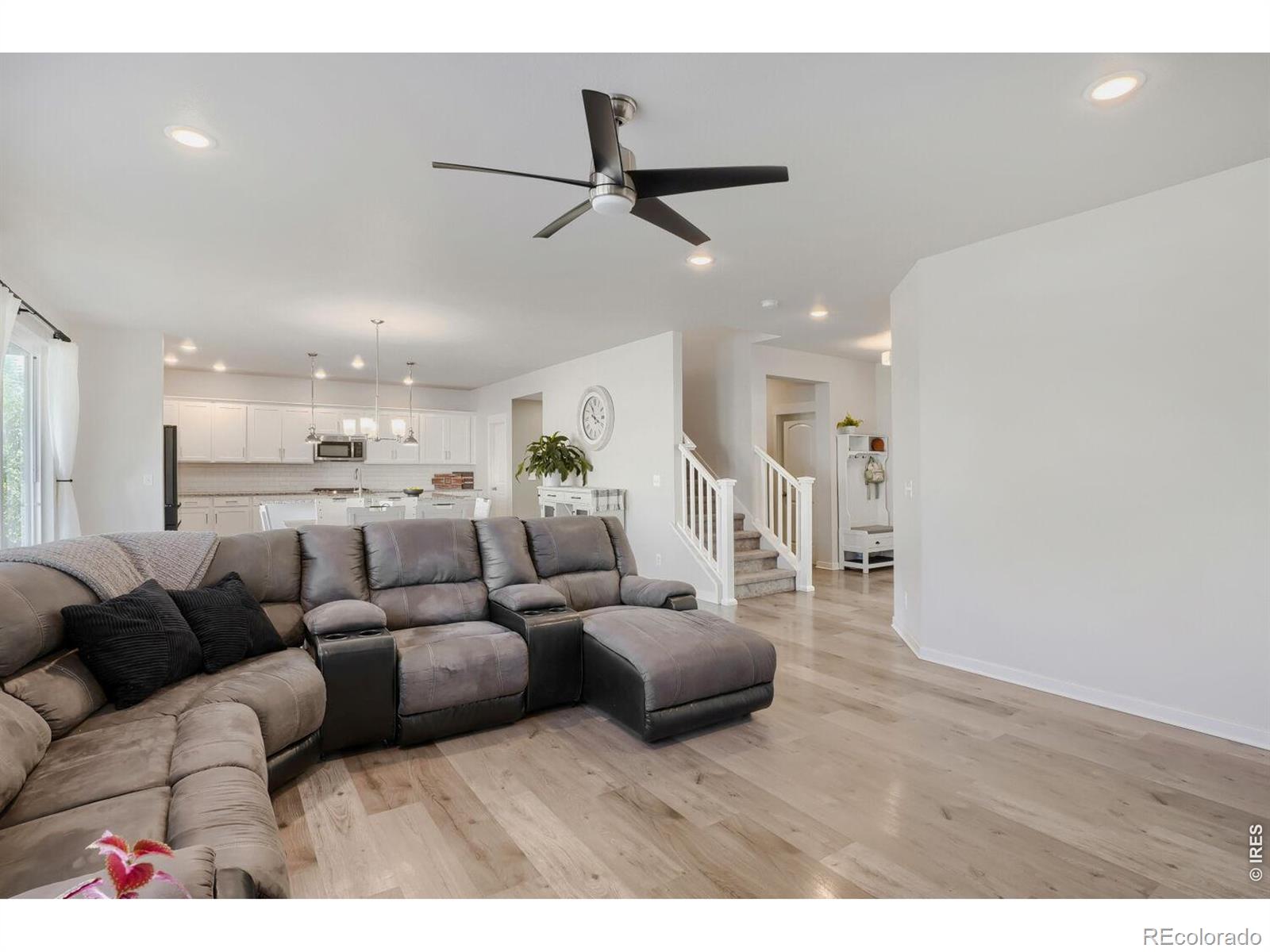 MLS Image #11 for 920  plum creek court,brighton, Colorado