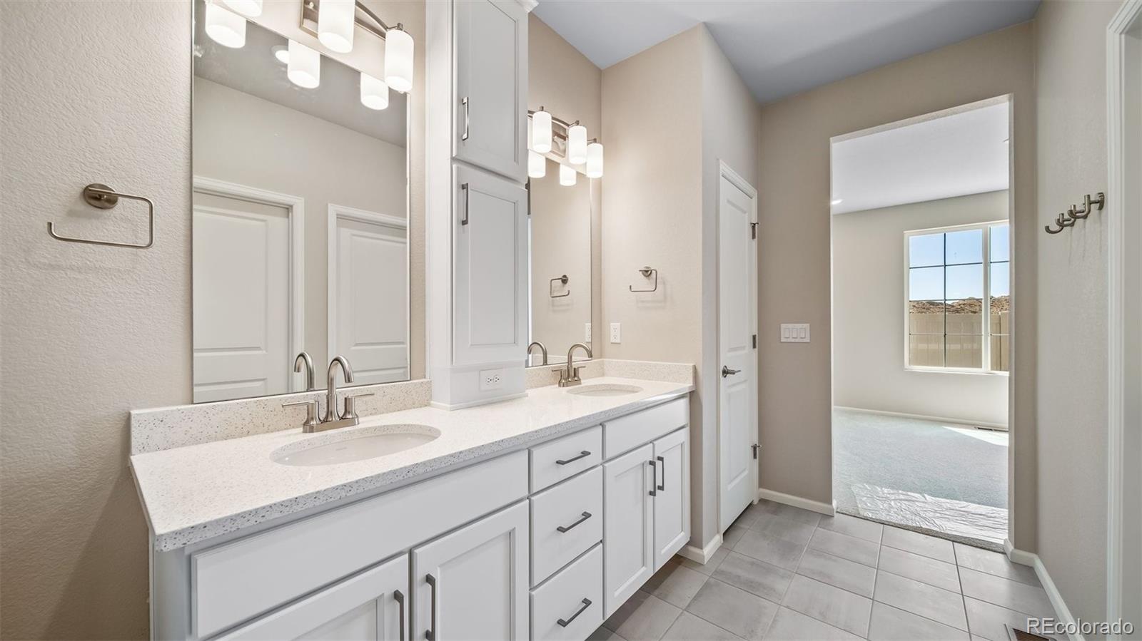 MLS Image #14 for 4974 n tempe street,aurora, Colorado