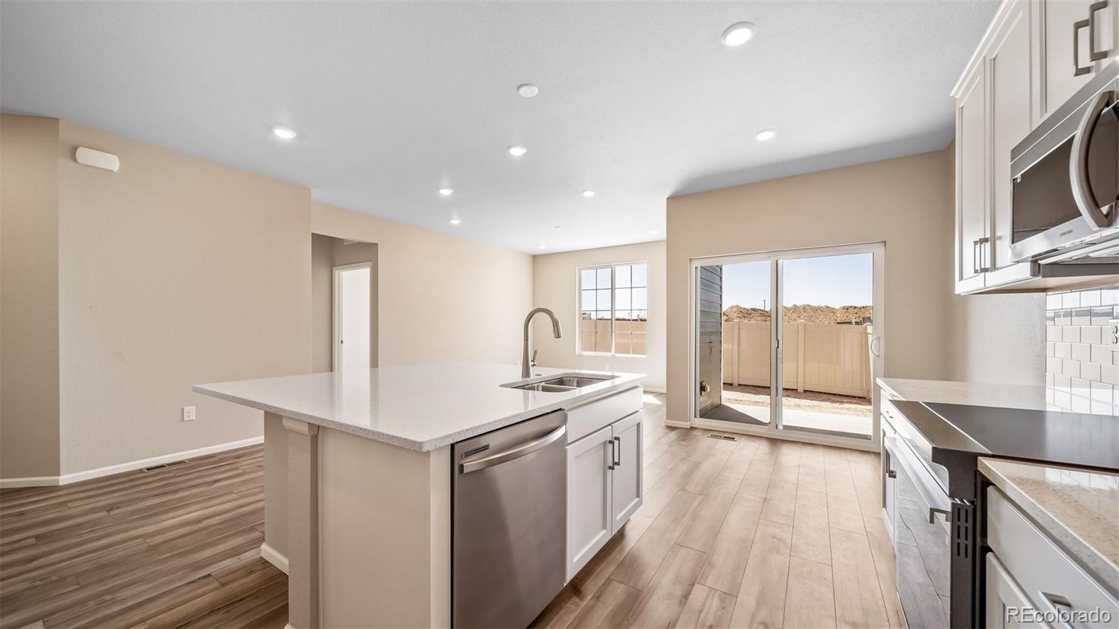 MLS Image #5 for 4974 n tempe street,aurora, Colorado