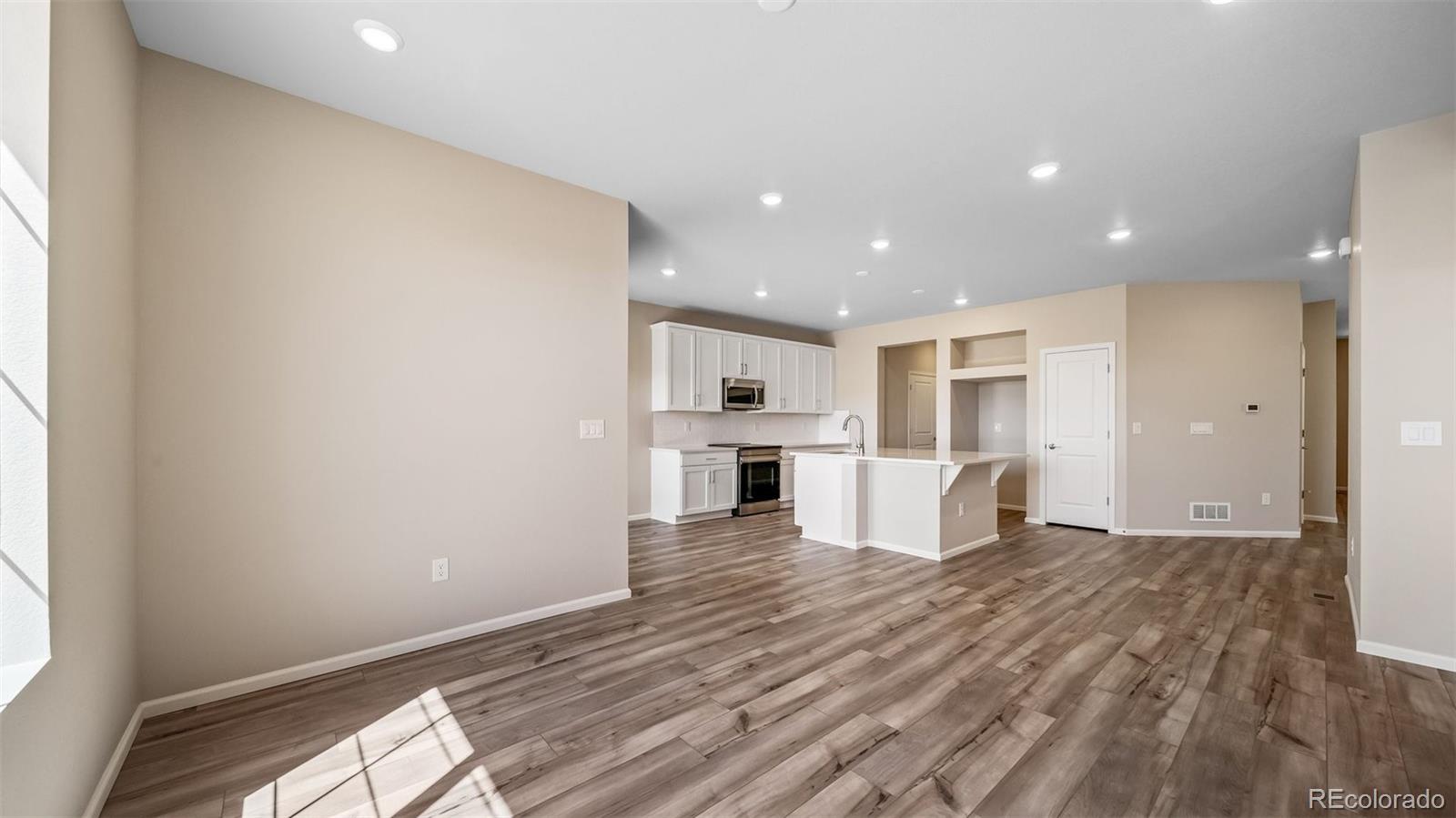 MLS Image #6 for 4974 n tempe street,aurora, Colorado