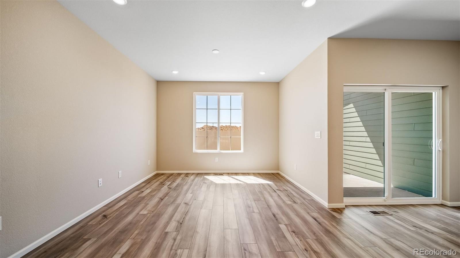 MLS Image #9 for 4974 n tempe street,aurora, Colorado